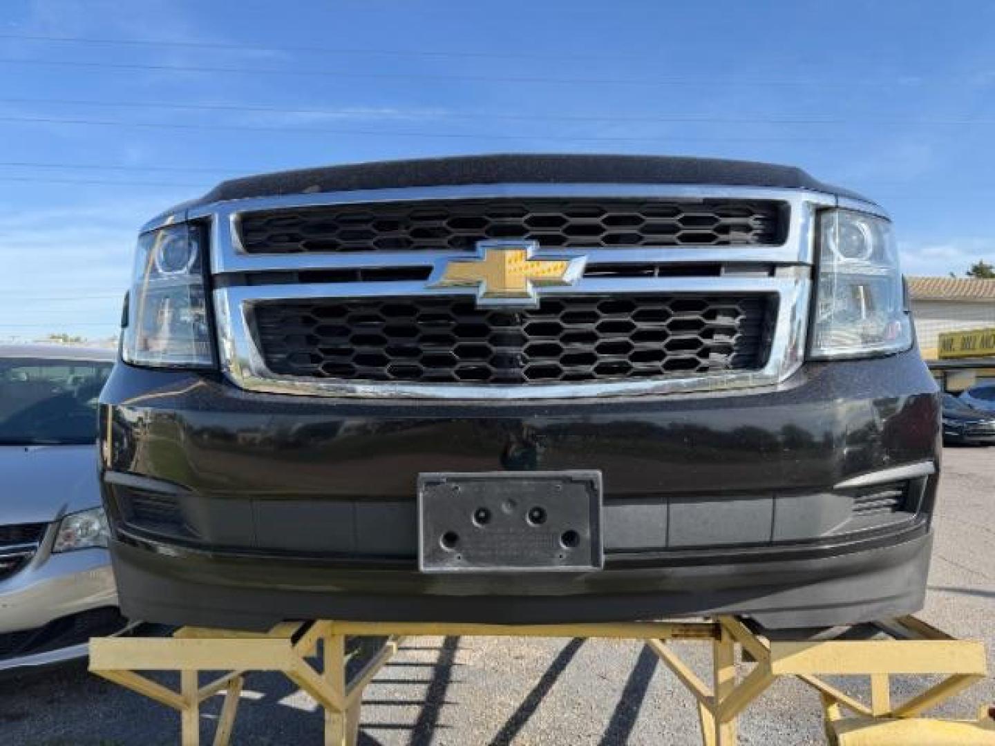 2019 BLACK Chevrolet Suburban LT (1GNSCHKC8KR) with an EcoTec3 5.3L V-8 gasoline direct injection engine, located at 2715 W Pioneer Pkwy, Arlington, TX, 76013, (817) 265-9009, 32.710262, -97.153236 - Photo#2