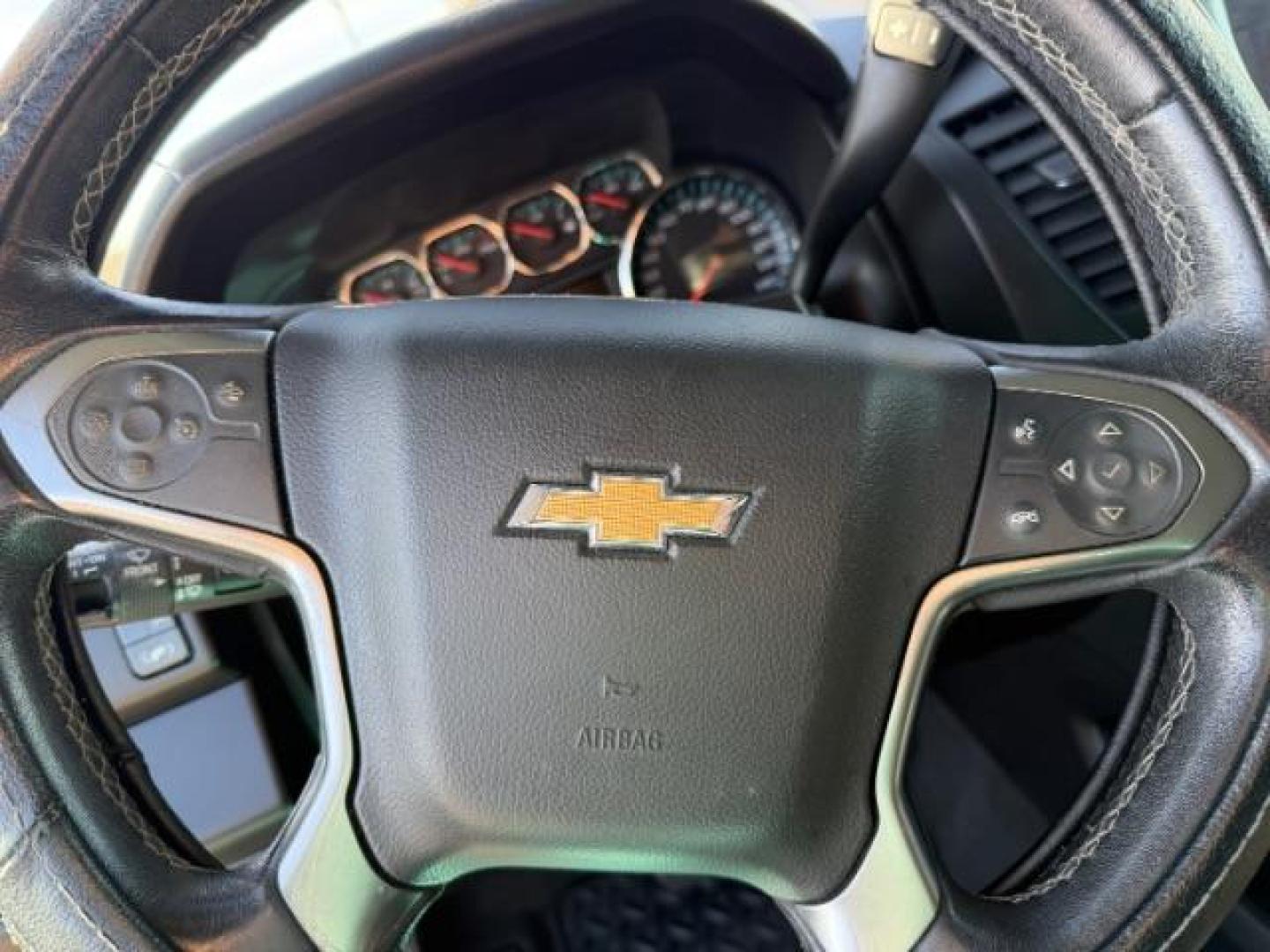 2019 BLACK Chevrolet Suburban LT (1GNSCHKC8KR) with an EcoTec3 5.3L V-8 gasoline direct injection engine, located at 2715 W Pioneer Pkwy, Arlington, TX, 76013, (817) 265-9009, 32.710262, -97.153236 - Photo#17