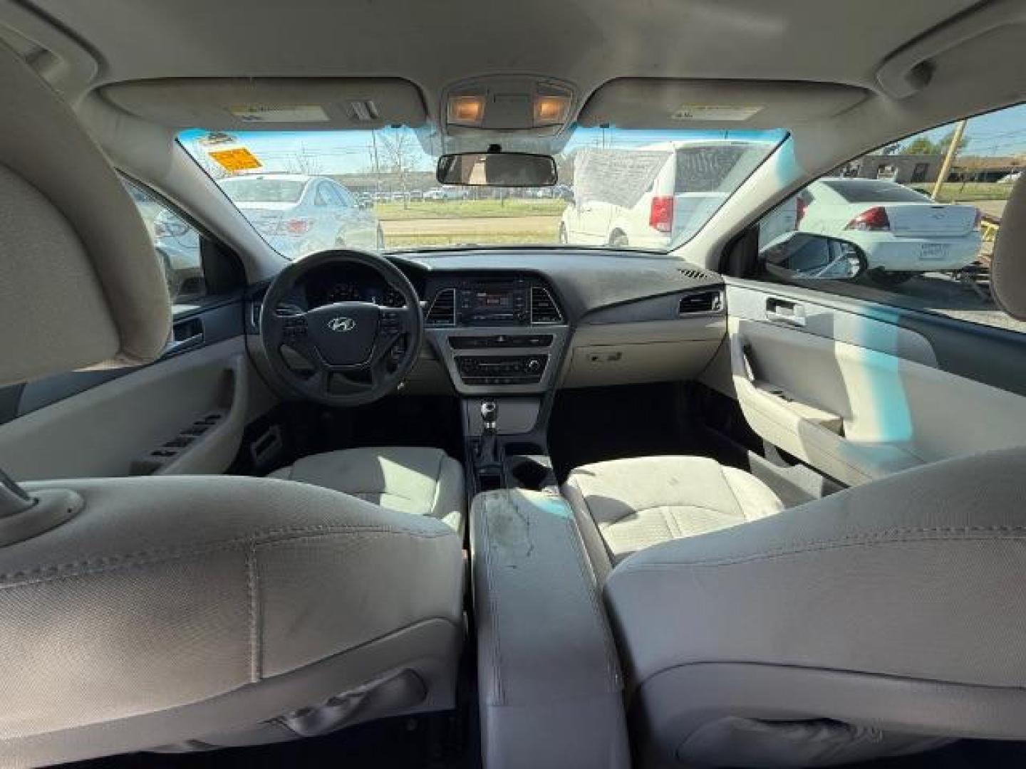 2016 SILVER Hyundai Sonata SE (5NPE24AF2GH) with an 2.4L I-4 gasoline di engine, located at 2715 W Pioneer Pkwy, Arlington, TX, 76013, (817) 265-9009, 32.710262, -97.153236 - Photo#12