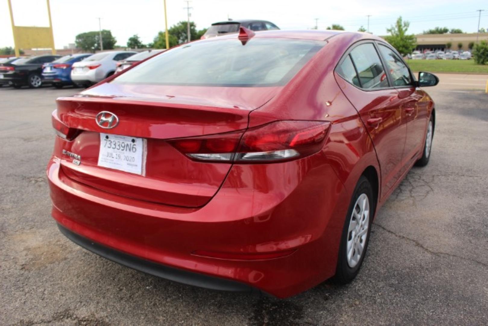 2017 RED Hyundai Elantra SE (5NPD84LFXHH) with an Nu 2L I-4 DOHC engine, located at 2715 W Pioneer Pkwy, Arlington, TX, 76013, (817) 265-9009, 32.710262, -97.153236- Photo#3