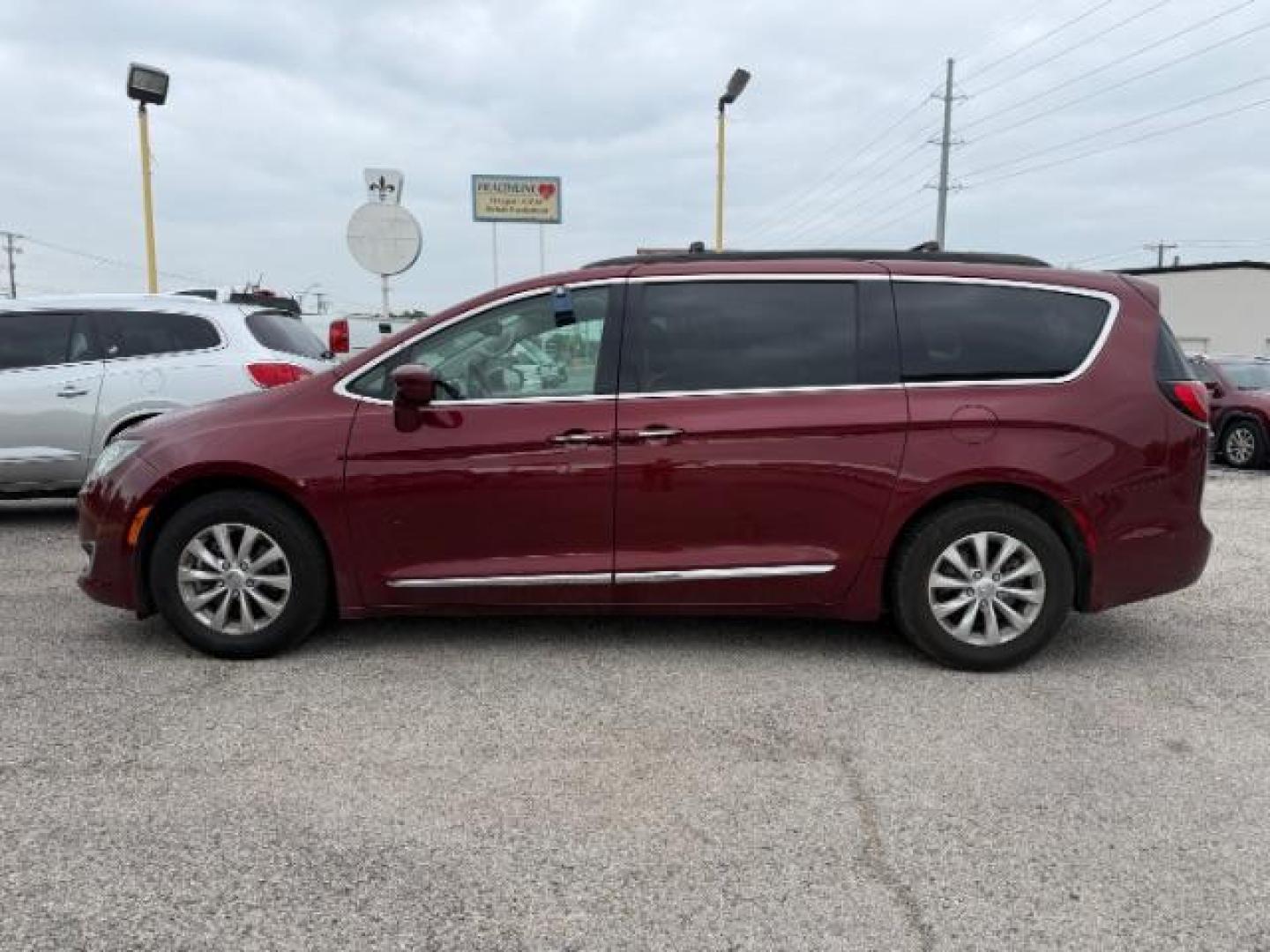 2017 RED Chrysler Pacifica Touring-L (2C4RC1BG3HR) with an 3.6L V-6 DOHC engine, located at 2715 W Pioneer Pkwy, Arlington, TX, 76013, (817) 265-9009, 32.710262, -97.153236 - Photo#2