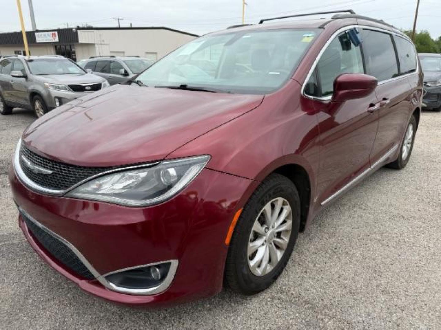 2017 RED Chrysler Pacifica Touring-L (2C4RC1BG3HR) with an 3.6L V-6 DOHC engine, located at 2715 W Pioneer Pkwy, Arlington, TX, 76013, (817) 265-9009, 32.710262, -97.153236 - Photo#3
