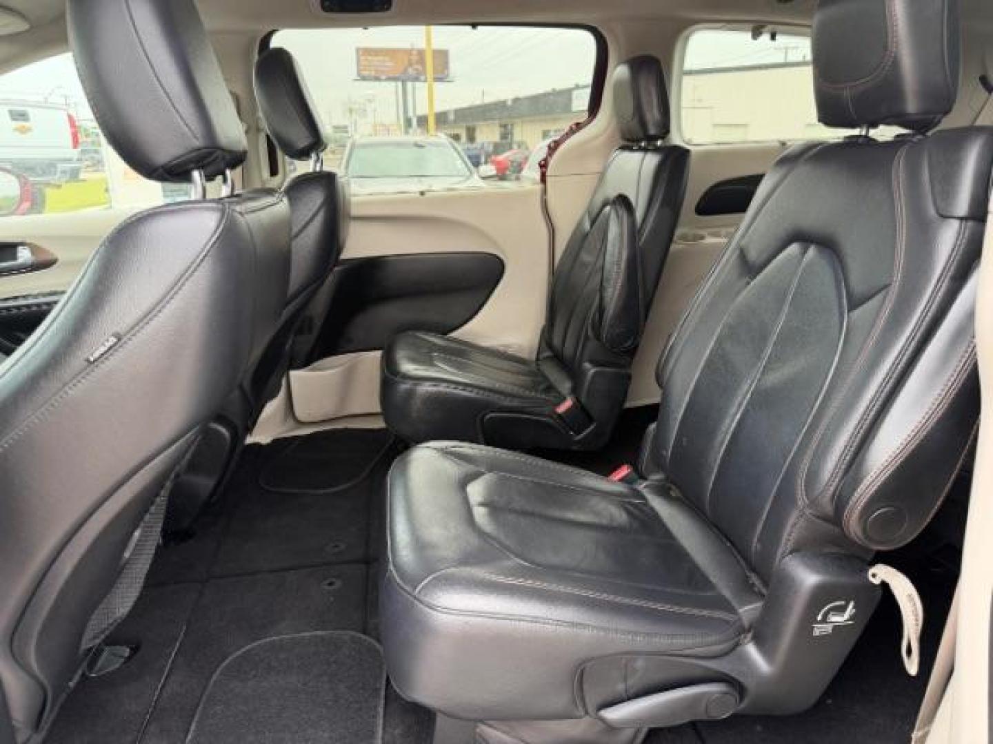 2017 RED Chrysler Pacifica Touring-L (2C4RC1BG3HR) with an 3.6L V-6 DOHC engine, located at 2715 W Pioneer Pkwy, Arlington, TX, 76013, (817) 265-9009, 32.710262, -97.153236 - Photo#11