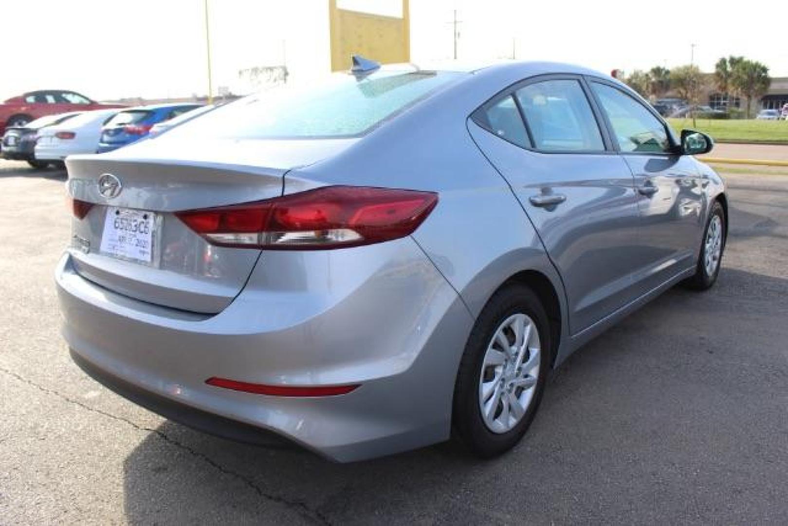 2019 SILVER Hyundai Elantra SE (5NPD74LF6KH) with an Nu 2L I-4 DOHC engine, located at 2715 W Pioneer Pkwy, Arlington, TX, 76013, (817) 265-9009, 32.710262, -97.153236 - Photo#5