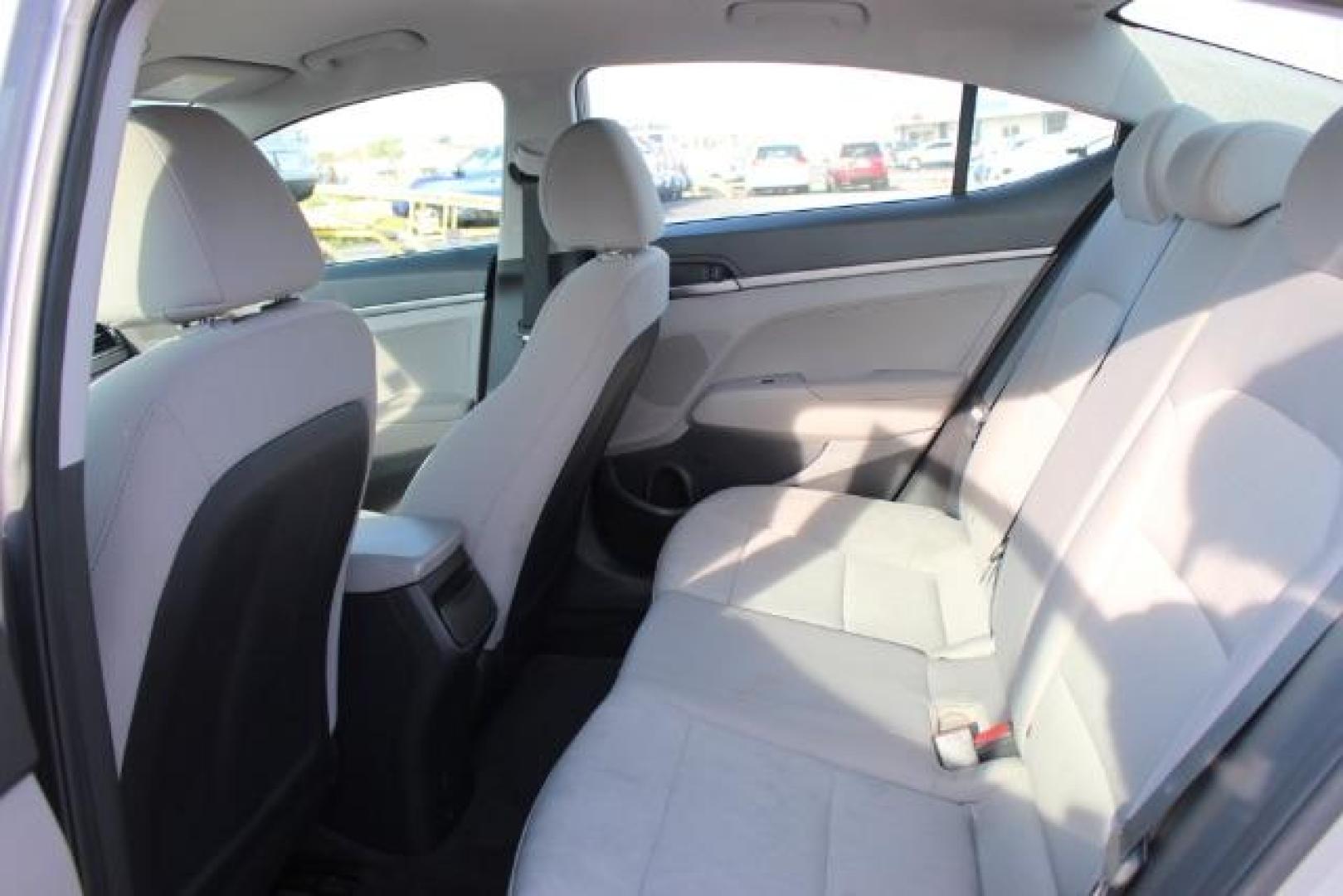 2019 SILVER Hyundai Elantra SE (5NPD74LF6KH) with an Nu 2L I-4 DOHC engine, located at 2715 W Pioneer Pkwy, Arlington, TX, 76013, (817) 265-9009, 32.710262, -97.153236 - Photo#9