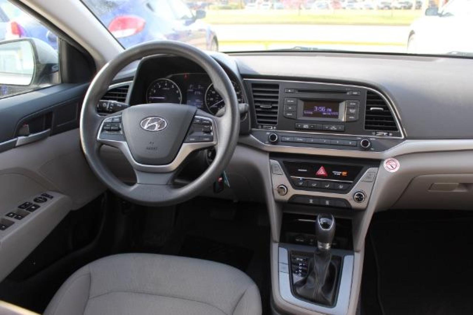 2019 SILVER Hyundai Elantra SE (5NPD74LF6KH) with an Nu 2L I-4 DOHC engine, located at 2715 W Pioneer Pkwy, Arlington, TX, 76013, (817) 265-9009, 32.710262, -97.153236 - Photo#12