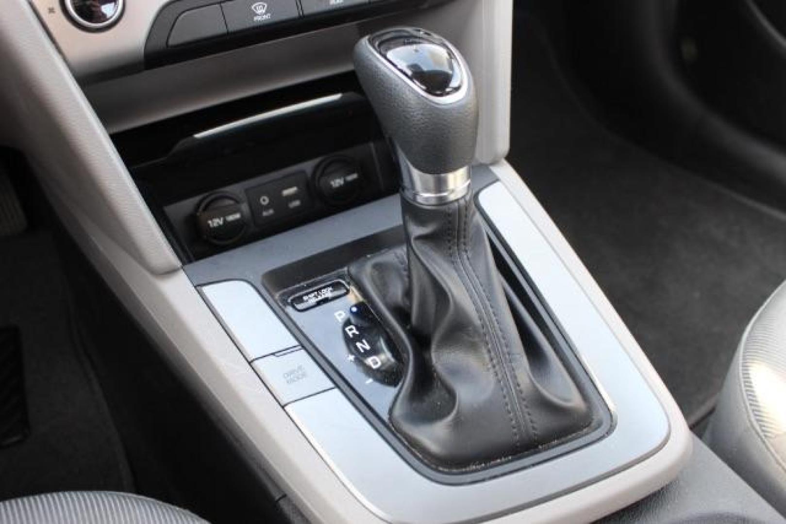 2019 SILVER Hyundai Elantra SE (5NPD74LF6KH) with an Nu 2L I-4 DOHC engine, located at 2715 W Pioneer Pkwy, Arlington, TX, 76013, (817) 265-9009, 32.710262, -97.153236 - Photo#15