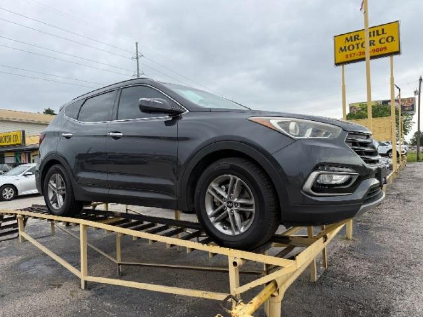 2018 GRAY Hyundai Santa Fe Sport 2.4L (5XYZU3LBXJG) with an Theta II 2.4L I-4 gasoline direct injection engine, located at 2715 W Pioneer Pkwy, Arlington, TX, 76013, (817) 265-9009, 32.710262, -97.153236 - Photo#2