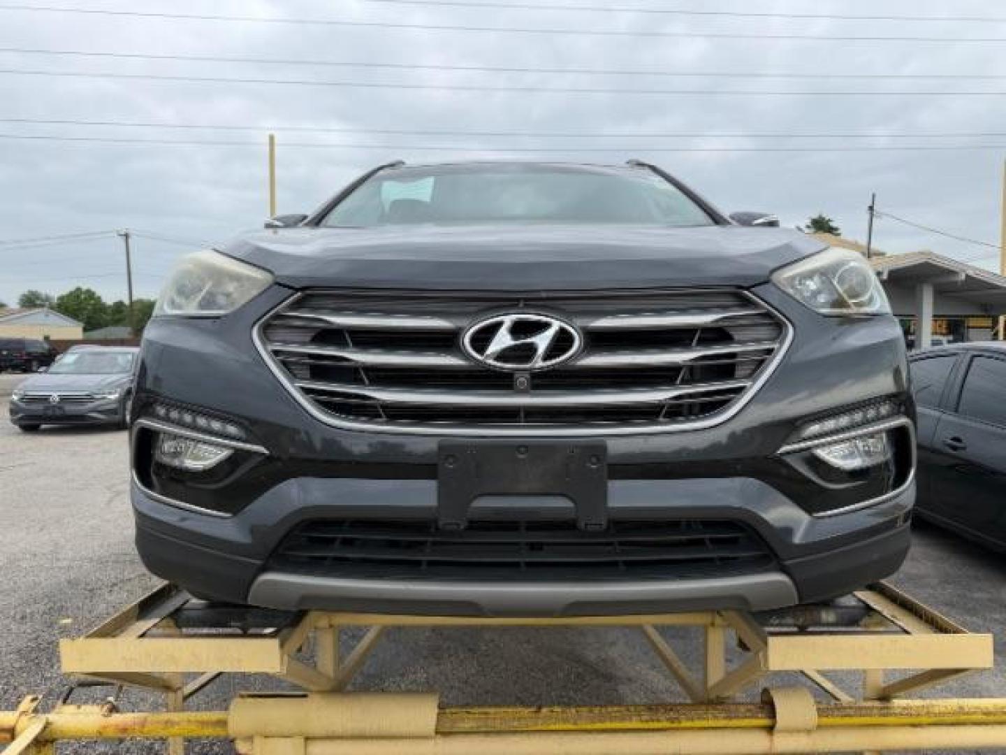 2018 GRAY Hyundai Santa Fe Sport 2.4L (5XYZU3LBXJG) with an Theta II 2.4L I-4 gasoline direct injection engine, located at 2715 W Pioneer Pkwy, Arlington, TX, 76013, (817) 265-9009, 32.710262, -97.153236 - Photo#3