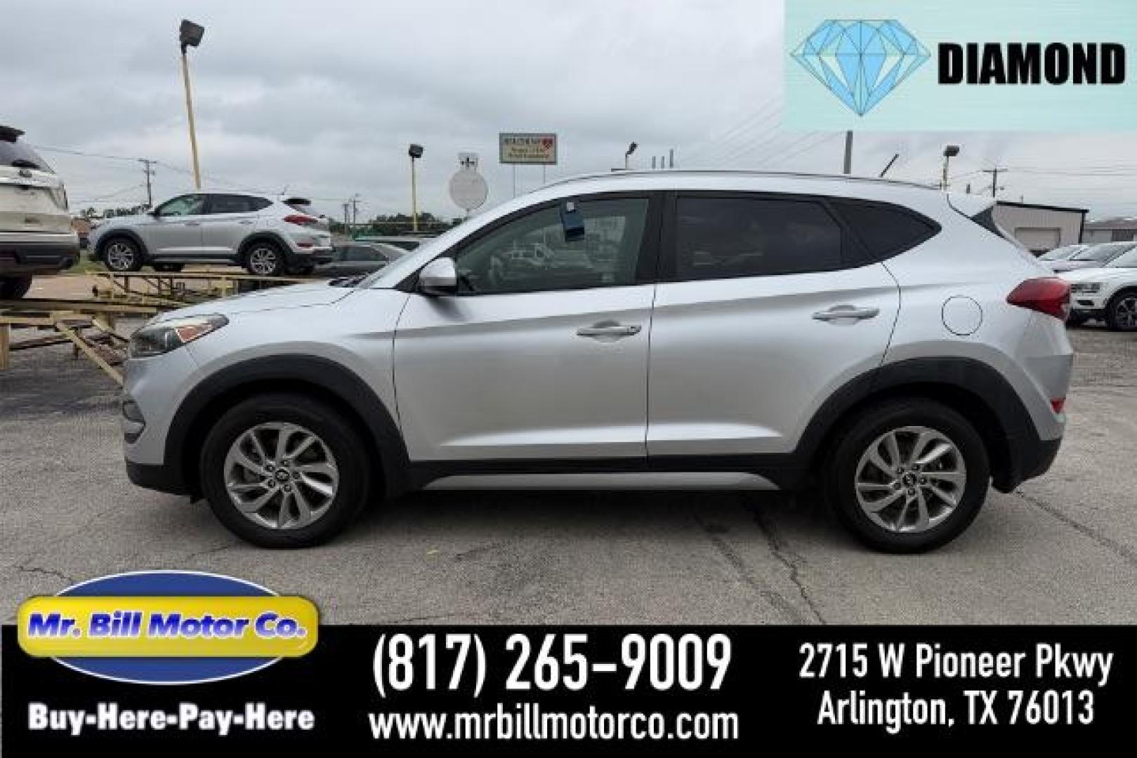 2017 SILVER Hyundai Tucson SE (KM8J33A42HU) with an Nu 2L I-4 gasoline direct injection engine, located at 2715 W Pioneer Pkwy, Arlington, TX, 76013, (817) 265-9009, 32.710262, -97.153236 - Photo#0