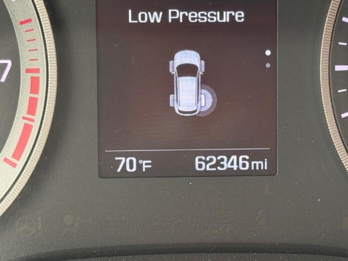 2017 SILVER Hyundai Tucson SE (KM8J33A42HU) with an Nu 2L I-4 gasoline direct injection engine, located at 2715 W Pioneer Pkwy, Arlington, TX, 76013, (817) 265-9009, 32.710262, -97.153236 - Photo#1