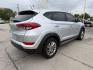 2017 SILVER Hyundai Tucson SE (KM8J33A42HU) with an Nu 2L I-4 gasoline direct injection engine, located at 2715 W Pioneer Pkwy, Arlington, TX, 76013, (817) 265-9009, 32.710262, -97.153236 - Photo#7