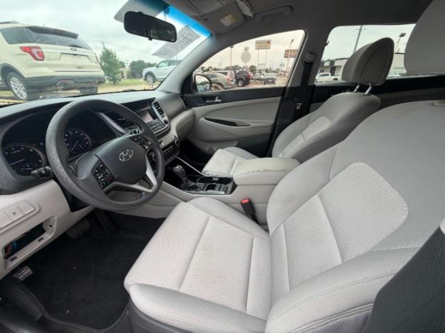 2017 SILVER Hyundai Tucson SE (KM8J33A42HU) with an Nu 2L I-4 gasoline direct injection engine, located at 2715 W Pioneer Pkwy, Arlington, TX, 76013, (817) 265-9009, 32.710262, -97.153236 - Photo#13