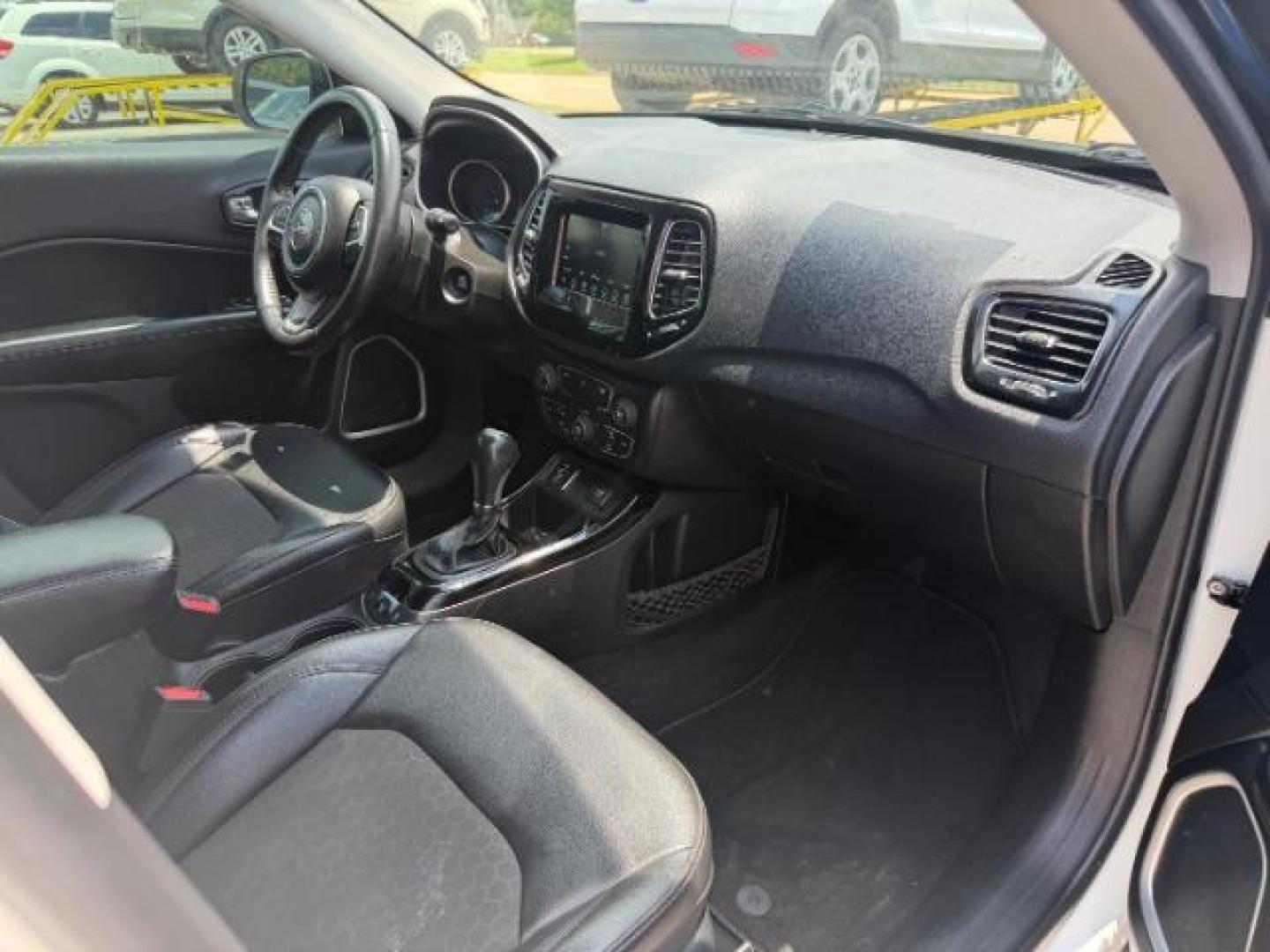 2019 WHITE Jeep Compass Altitude FWD (3C4NJCBB5KT) with an 2.4L I-4 variable valve control engine, located at 2715 W Pioneer Pkwy, Arlington, TX, 76013, (817) 265-9009, 32.710262, -97.153236 - Photo#14