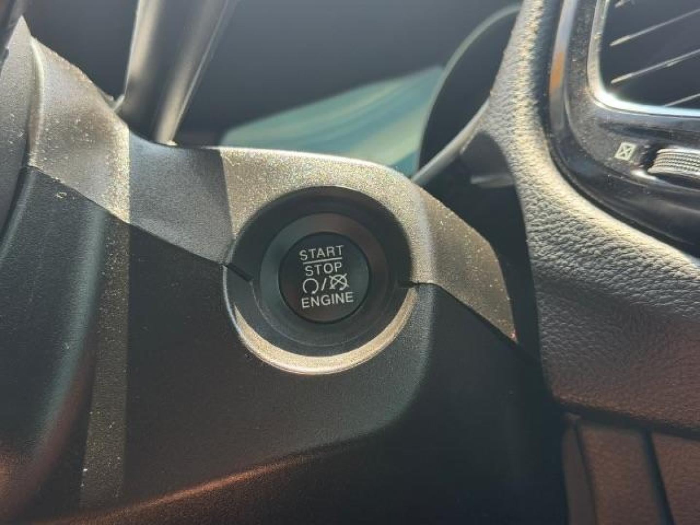 2019 WHITE Jeep Compass Altitude FWD (3C4NJCBB5KT) with an 2.4L I-4 variable valve control engine, located at 2715 W Pioneer Pkwy, Arlington, TX, 76013, (817) 265-9009, 32.710262, -97.153236 - Photo#19