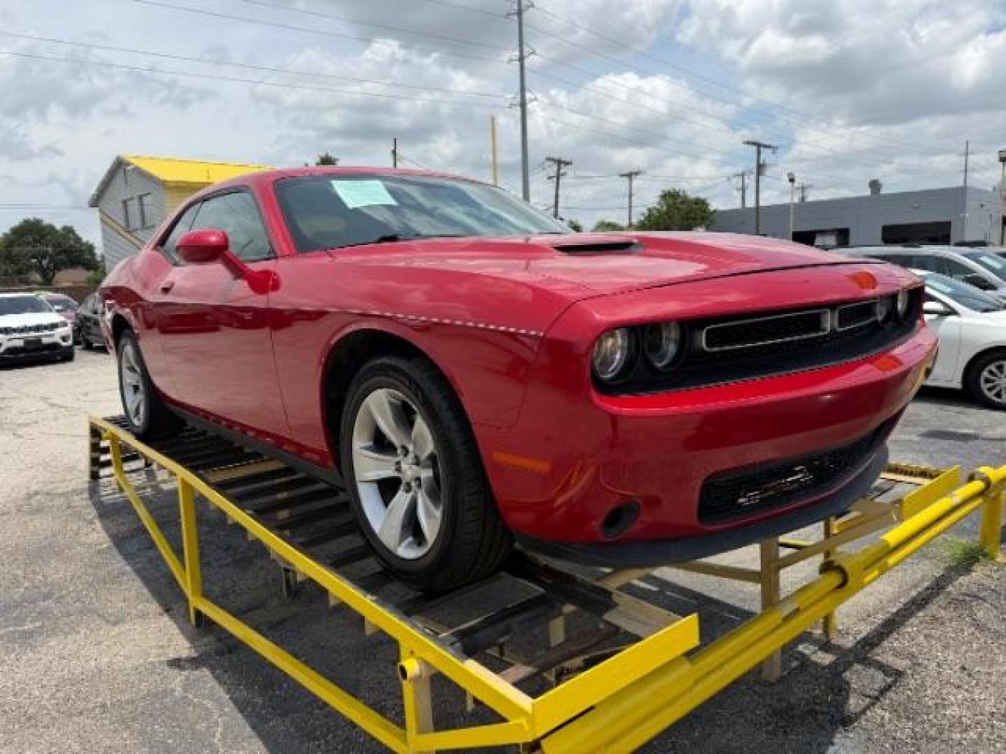 2015 RED Dodge Challenger SXT (2C3CDZAGXFH) with an 3.6L V-6 DOHC engine, located at 2715 W Pioneer Pkwy, Arlington, TX, 76013, (817) 265-9009, 32.710262, -97.153236 - Photo#5