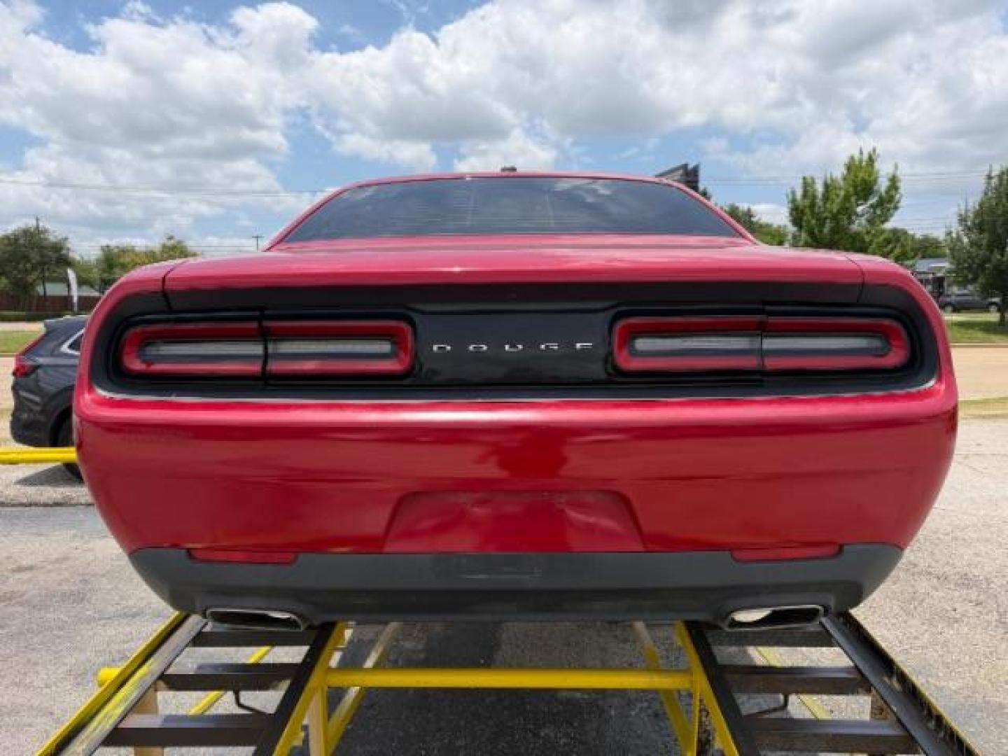 2015 RED Dodge Challenger SXT (2C3CDZAGXFH) with an 3.6L V-6 DOHC engine, located at 2715 W Pioneer Pkwy, Arlington, TX, 76013, (817) 265-9009, 32.710262, -97.153236 - Photo#8