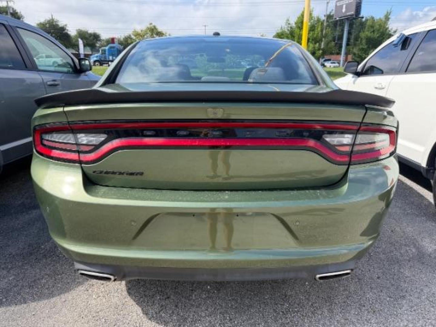 2020 GREEN Dodge Charger SXT (2C3CDXBG6LH) with an 3.6L V6 DOHC 24V engine, 8-Speed Automatic transmission, located at 2715 W Pioneer Pkwy, Arlington, TX, 76013, (817) 265-9009, 32.710262, -97.153236 - Photo#4