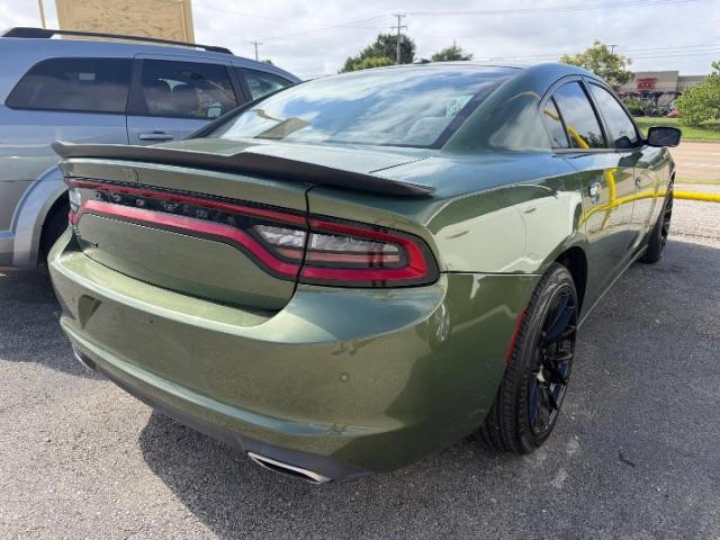 2020 GREEN Dodge Charger SXT (2C3CDXBG6LH) with an 3.6L V6 DOHC 24V engine, 8-Speed Automatic transmission, located at 2715 W Pioneer Pkwy, Arlington, TX, 76013, (817) 265-9009, 32.710262, -97.153236 - Photo#5
