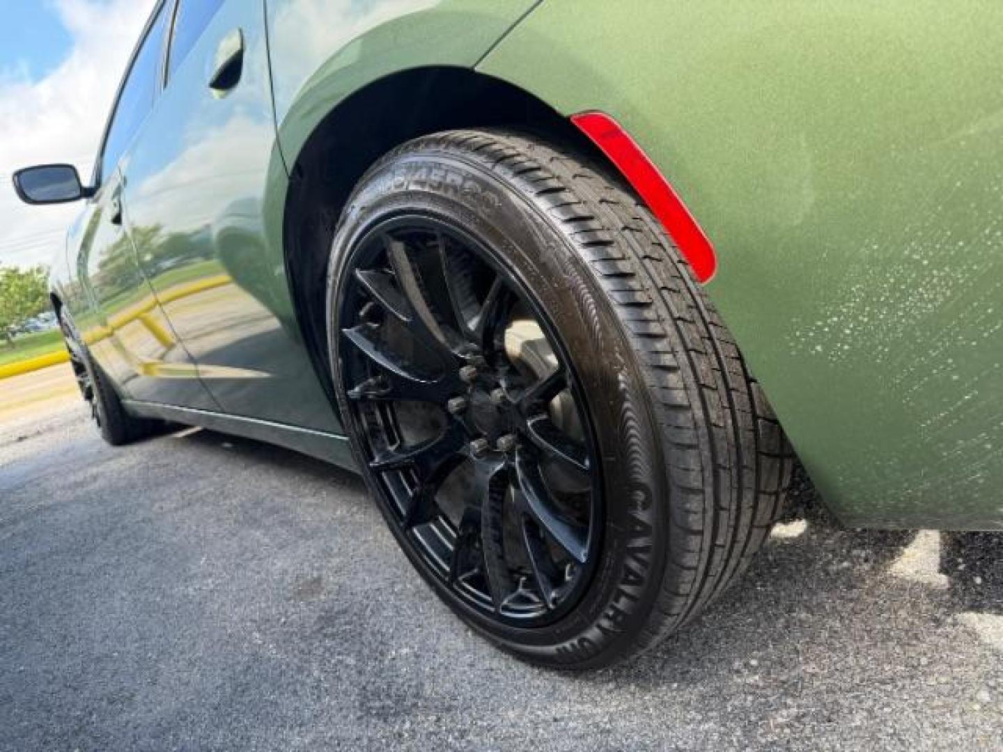 2020 GREEN Dodge Charger SXT (2C3CDXBG6LH) with an 3.6L V6 DOHC 24V engine, 8-Speed Automatic transmission, located at 2715 W Pioneer Pkwy, Arlington, TX, 76013, (817) 265-9009, 32.710262, -97.153236 - Photo#7