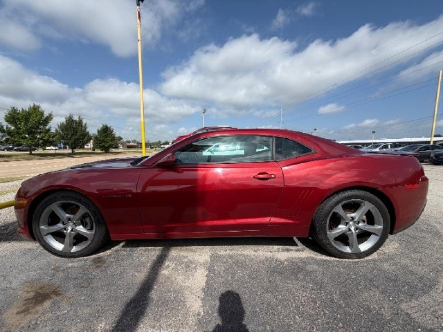 2014 RED Chevrolet Camaro 1LT (2G1FB1E31E9) with an 3.6L V-6 gasoline direct injection engine, located at 2715 W Pioneer Pkwy, Arlington, TX, 76013, (817) 265-9009, 32.710262, -97.153236- Photo#1