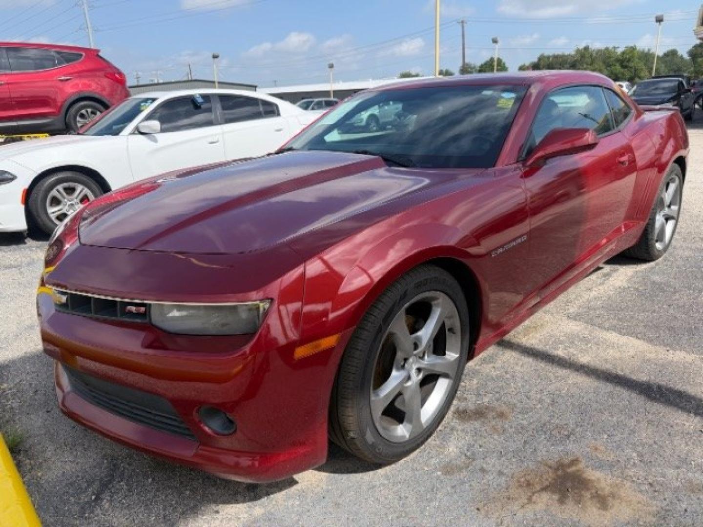 2014 RED Chevrolet Camaro 1LT (2G1FB1E31E9) with an 3.6L V-6 gasoline direct injection engine, located at 2715 W Pioneer Pkwy, Arlington, TX, 76013, (817) 265-9009, 32.710262, -97.153236- Photo#2