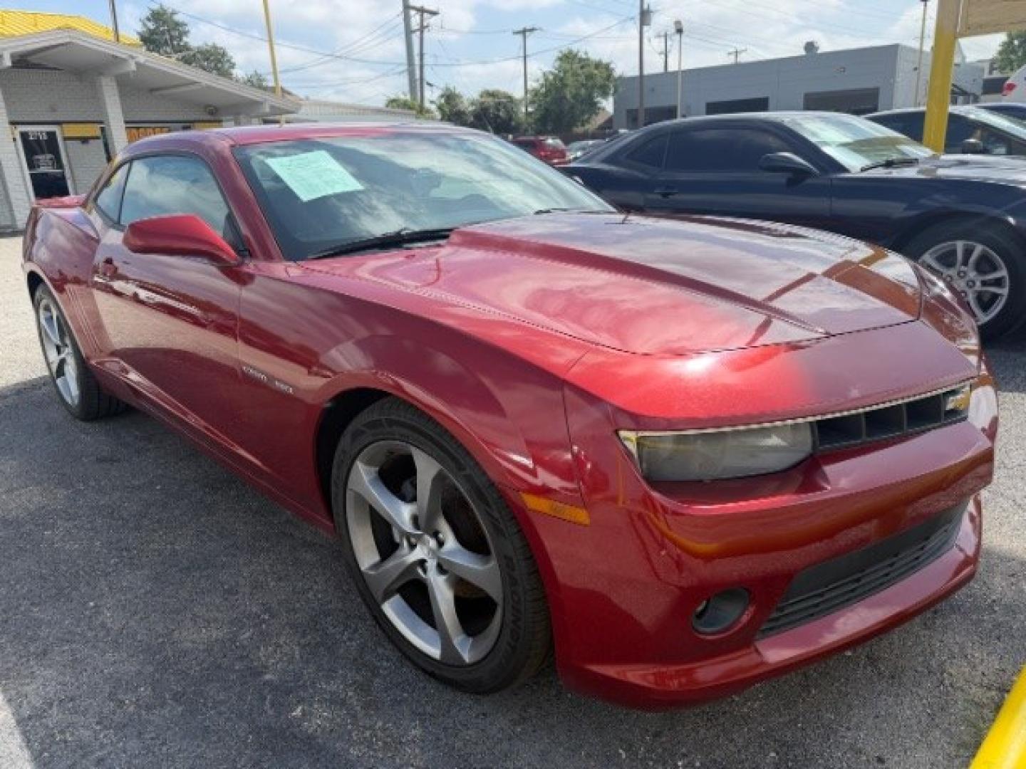 2014 RED Chevrolet Camaro 1LT (2G1FB1E31E9) with an 3.6L V-6 gasoline direct injection engine, located at 2715 W Pioneer Pkwy, Arlington, TX, 76013, (817) 265-9009, 32.710262, -97.153236- Photo#4
