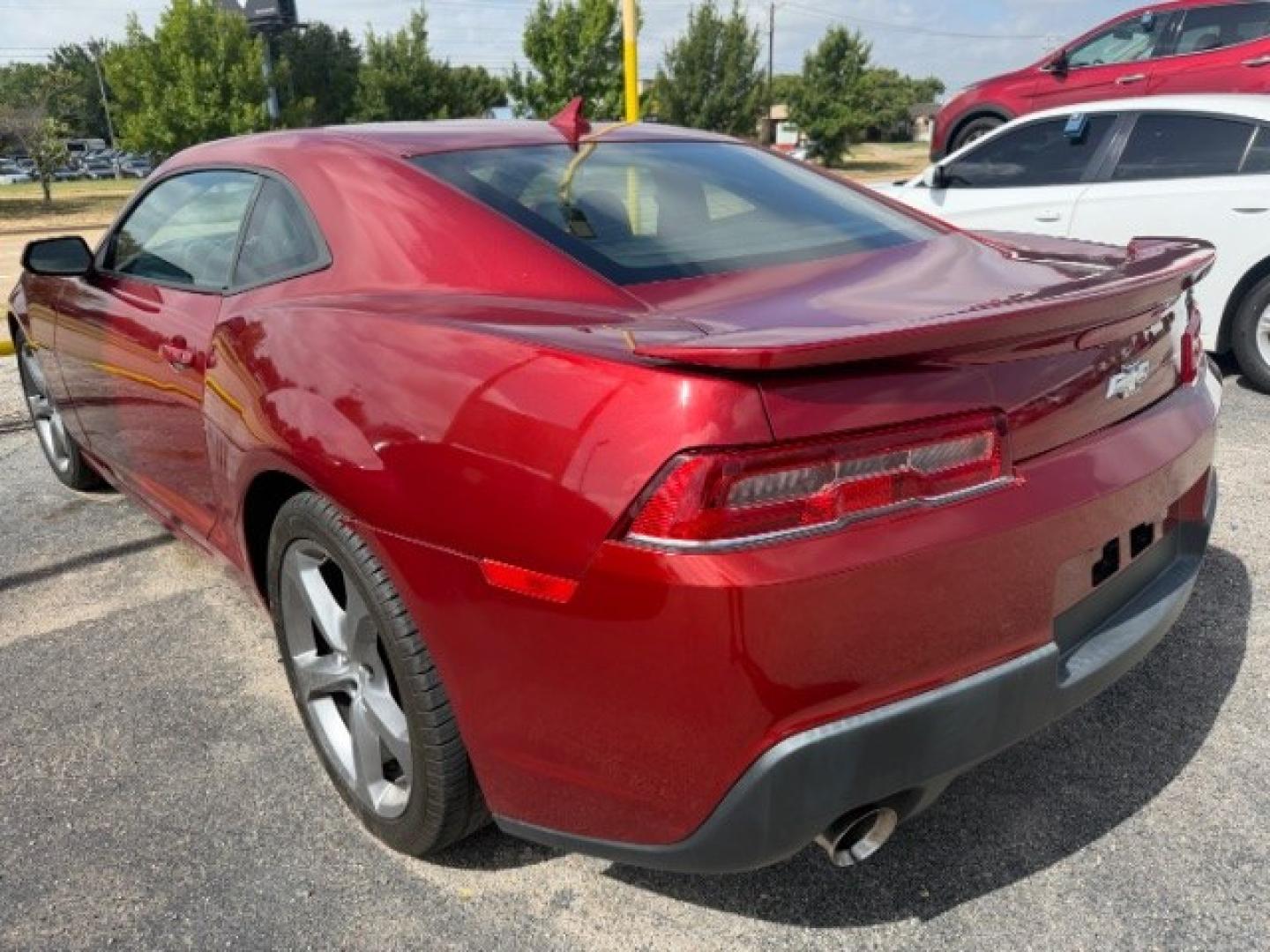 2014 RED Chevrolet Camaro 1LT (2G1FB1E31E9) with an 3.6L V-6 gasoline direct injection engine, located at 2715 W Pioneer Pkwy, Arlington, TX, 76013, (817) 265-9009, 32.710262, -97.153236- Photo#7