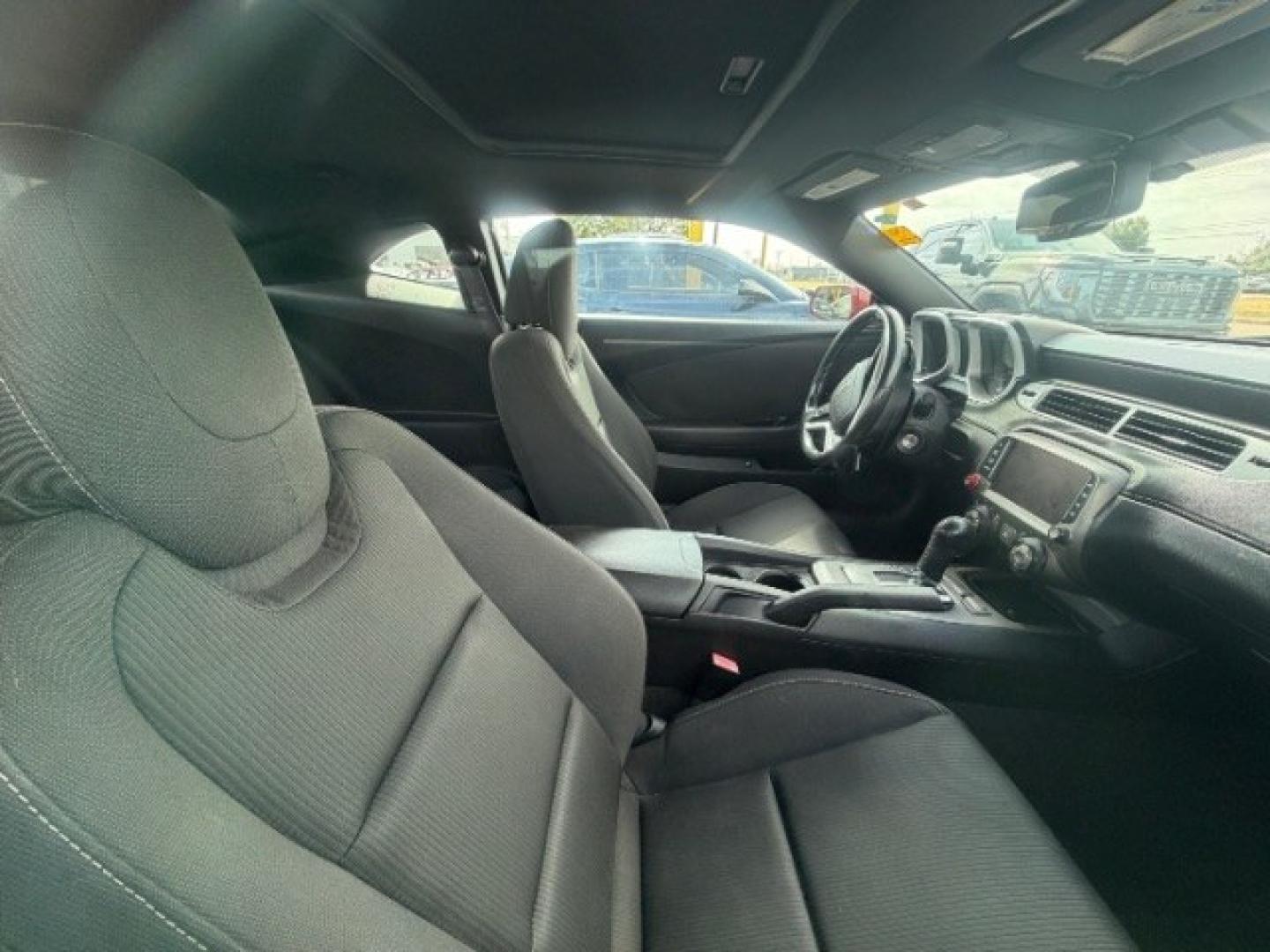 2014 RED Chevrolet Camaro 1LT (2G1FB1E31E9) with an 3.6L V-6 gasoline direct injection engine, located at 2715 W Pioneer Pkwy, Arlington, TX, 76013, (817) 265-9009, 32.710262, -97.153236- Photo#10