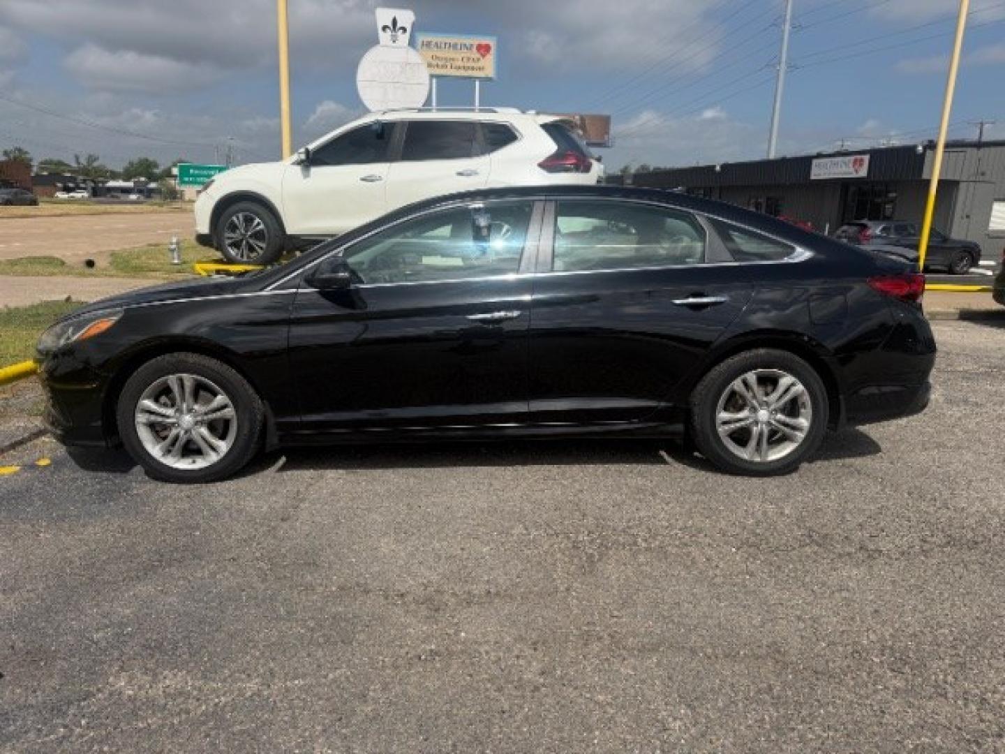 2018 BLACK Hyundai Sonata Sport (5NPE34AF1JH) with an 2.4L L4 DOHC 16V engine, 6-Speed Automatic transmission, located at 2715 W Pioneer Pkwy, Arlington, TX, 76013, (817) 265-9009, 32.710262, -97.153236- Photo#2