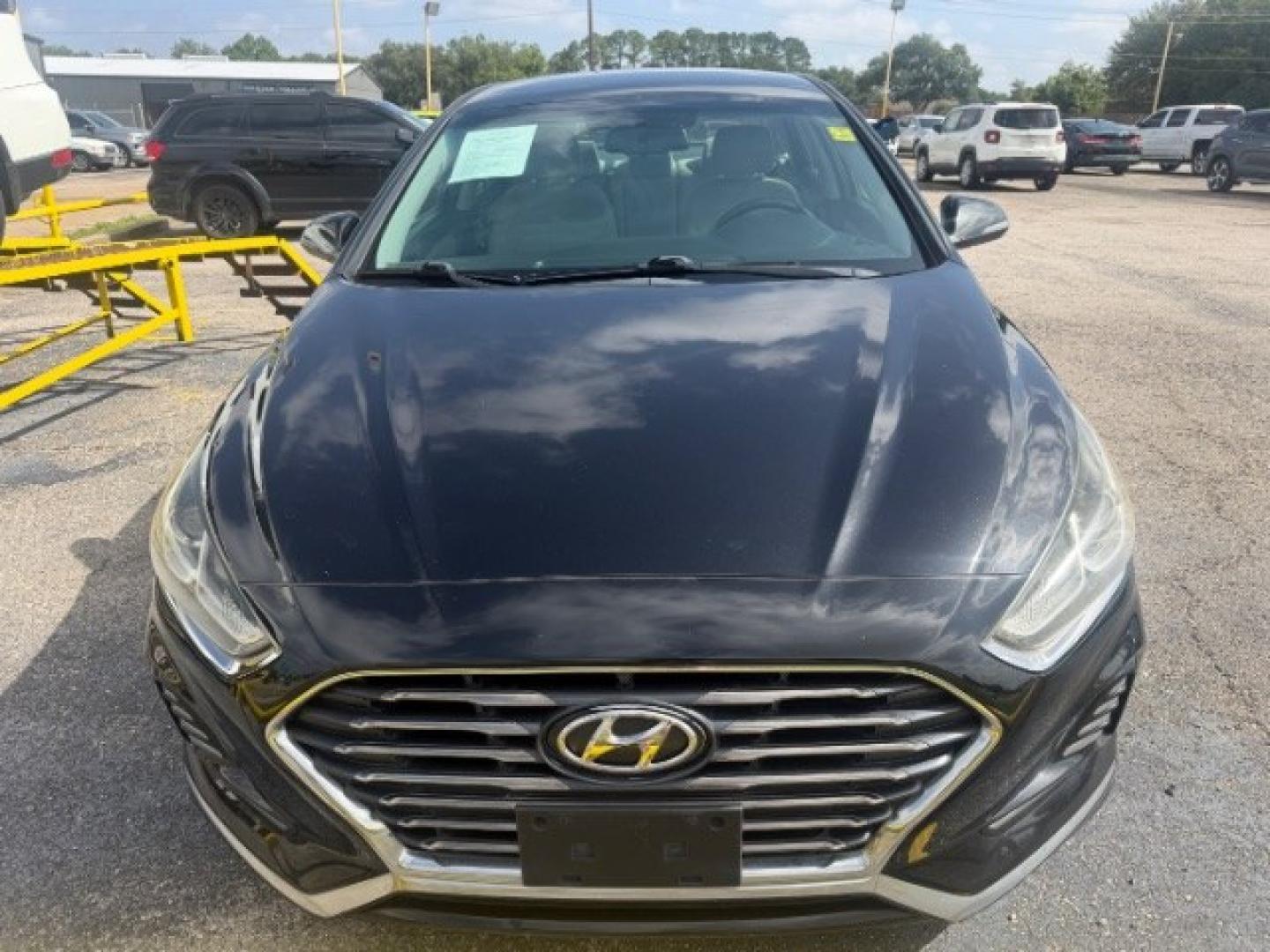 2018 BLACK Hyundai Sonata Sport (5NPE34AF1JH) with an 2.4L L4 DOHC 16V engine, 6-Speed Automatic transmission, located at 2715 W Pioneer Pkwy, Arlington, TX, 76013, (817) 265-9009, 32.710262, -97.153236- Photo#4