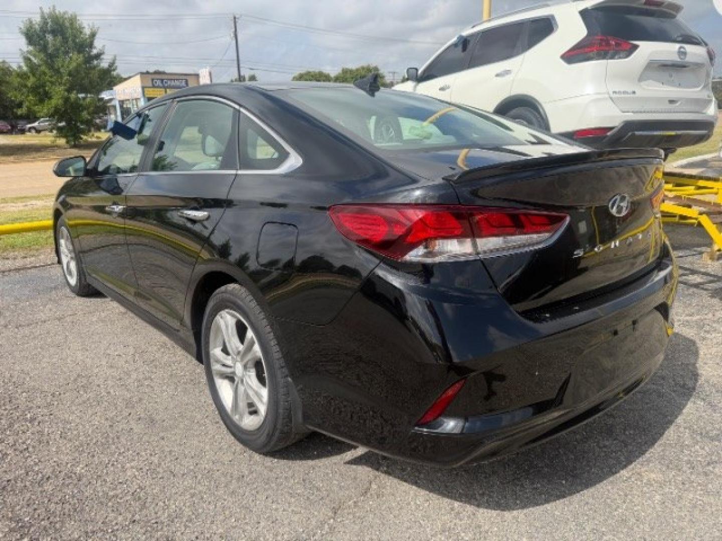 2018 BLACK Hyundai Sonata Sport (5NPE34AF1JH) with an 2.4L L4 DOHC 16V engine, 6-Speed Automatic transmission, located at 2715 W Pioneer Pkwy, Arlington, TX, 76013, (817) 265-9009, 32.710262, -97.153236- Photo#9