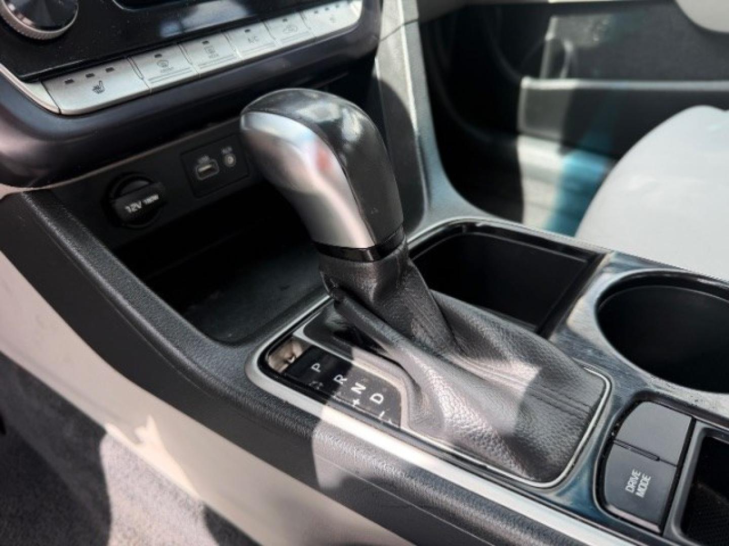 2018 BLACK Hyundai Sonata Sport (5NPE34AF1JH) with an 2.4L L4 DOHC 16V engine, 6-Speed Automatic transmission, located at 2715 W Pioneer Pkwy, Arlington, TX, 76013, (817) 265-9009, 32.710262, -97.153236- Photo#15