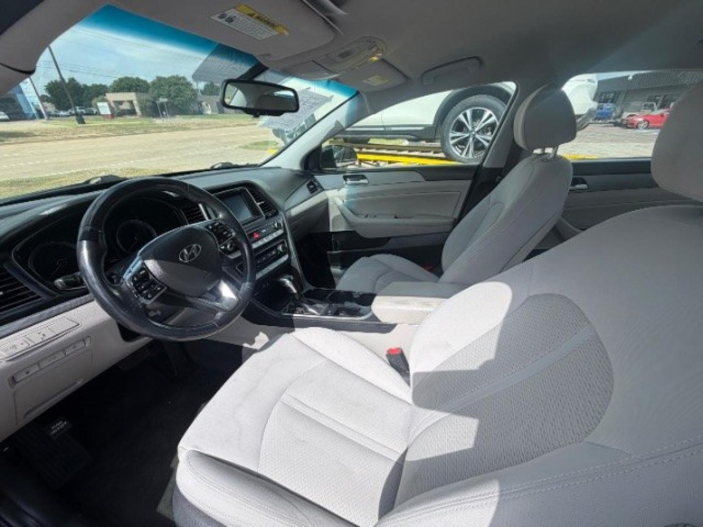 2018 BLACK Hyundai Sonata Sport (5NPE34AF1JH) with an 2.4L L4 DOHC 16V engine, 6-Speed Automatic transmission, located at 2715 W Pioneer Pkwy, Arlington, TX, 76013, (817) 265-9009, 32.710262, -97.153236- Photo#16