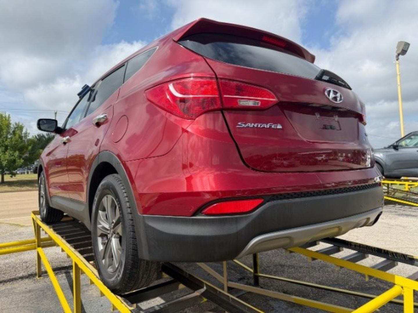 2016 RED Hyundai Santa Fe Sport 2.4L (5XYZT3LBXGG) with an Theta II 2.4L I-4 gasoline direct injection engine, located at 2715 W Pioneer Pkwy, Arlington, TX, 76013, (817) 265-9009, 32.710262, -97.153236- Photo#7