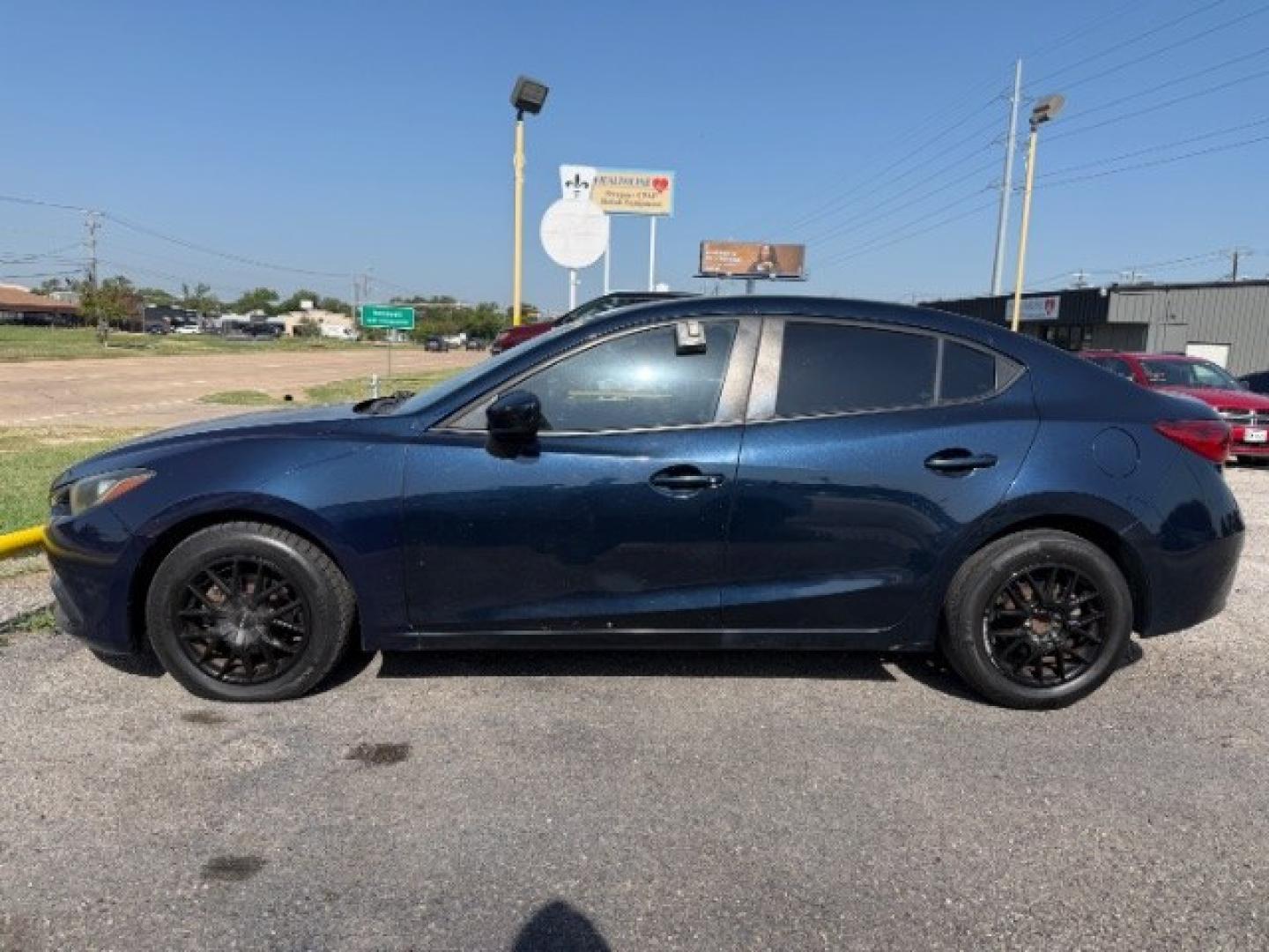2014 BLUE Mazda MAZDA3 i Sport AT 4-Door (JM1BM1U77E1) with an 2.0L L4 DOHC 16V engine, 6-Speed Automatic transmission, located at 2715 W Pioneer Pkwy, Arlington, TX, 76013, (817) 265-9009, 32.710262, -97.153236- Photo#1