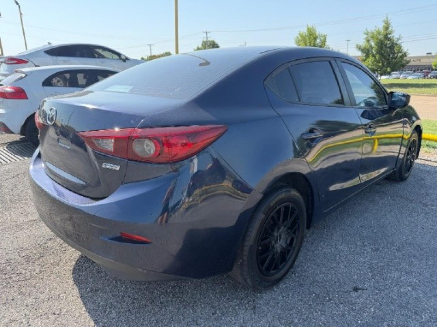 2014 BLUE Mazda MAZDA3 i Sport AT 4-Door (JM1BM1U77E1) with an 2.0L L4 DOHC 16V engine, 6-Speed Automatic transmission, located at 2715 W Pioneer Pkwy, Arlington, TX, 76013, (817) 265-9009, 32.710262, -97.153236- Photo#4