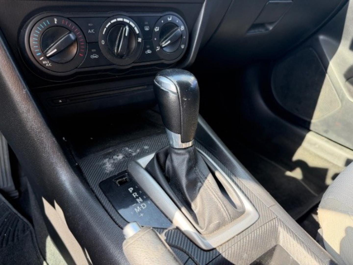 2014 BLUE Mazda MAZDA3 i Sport AT 4-Door (JM1BM1U77E1) with an 2.0L L4 DOHC 16V engine, 6-Speed Automatic transmission, located at 2715 W Pioneer Pkwy, Arlington, TX, 76013, (817) 265-9009, 32.710262, -97.153236- Photo#10