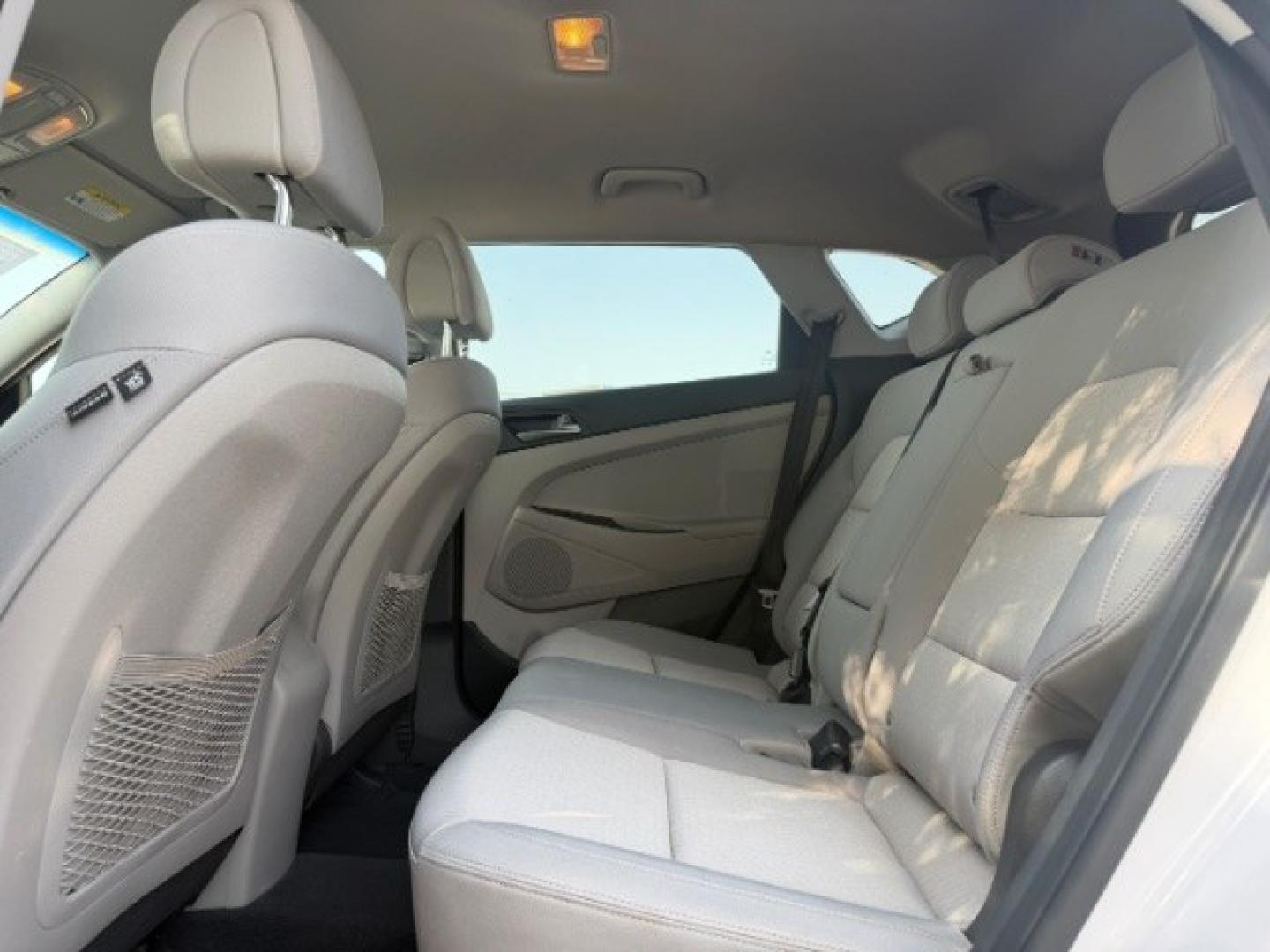2017 WHITE Hyundai Tucson SE AWD (KM8J3CA41HU) with an 2.0L L4 DOHC 16V engine, 6-Speed Automatic transmission, located at 2715 W Pioneer Pkwy, Arlington, TX, 76013, (817) 265-9009, 32.710262, -97.153236- Photo#8
