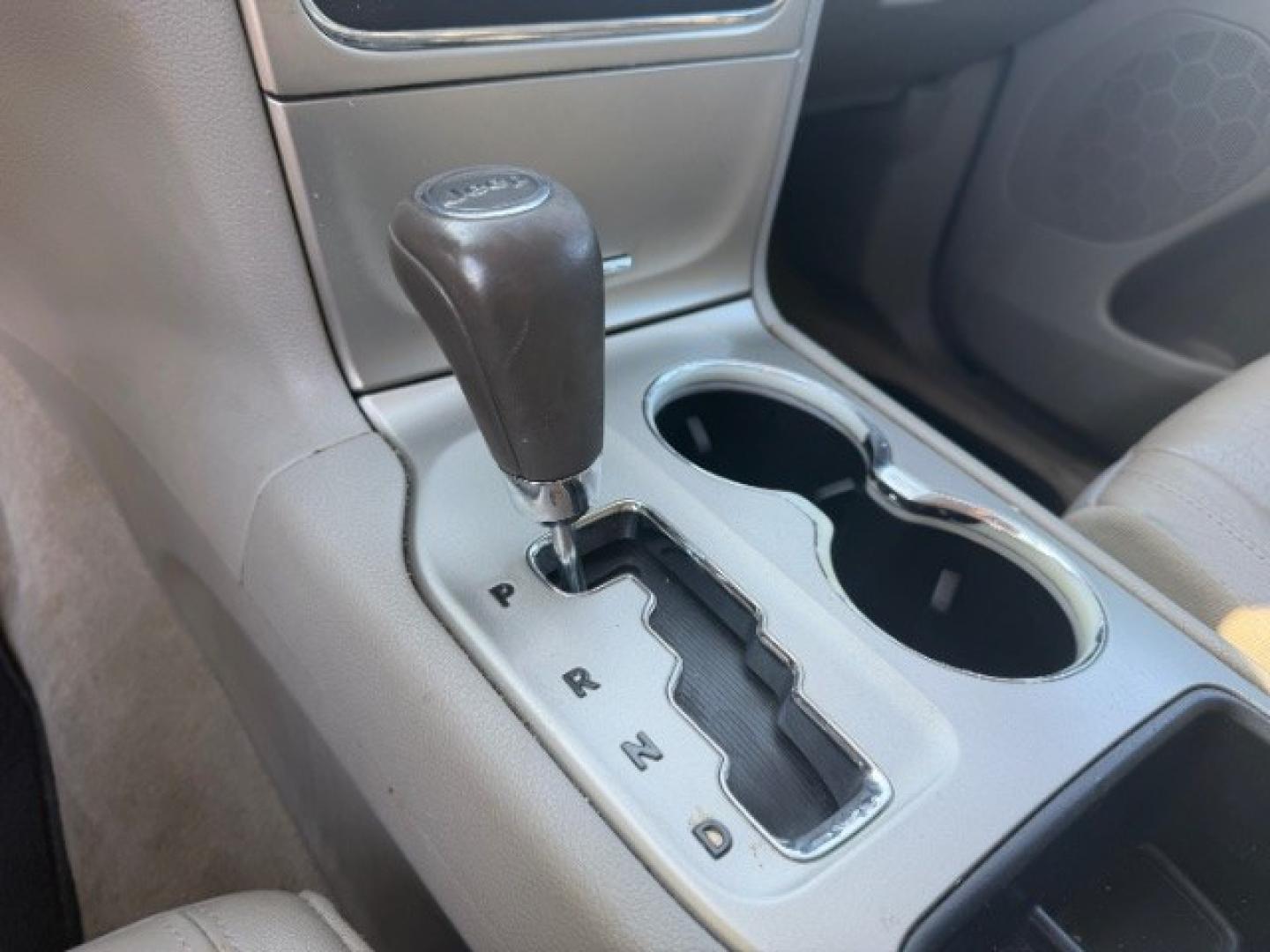 2012 WHITE Jeep Grand Cherokee Laredo (1C4RJEAG7CC) , located at 2715 W Pioneer Pkwy, Arlington, TX, 76013, (817) 265-9009, 32.710262, -97.153236- Photo#12