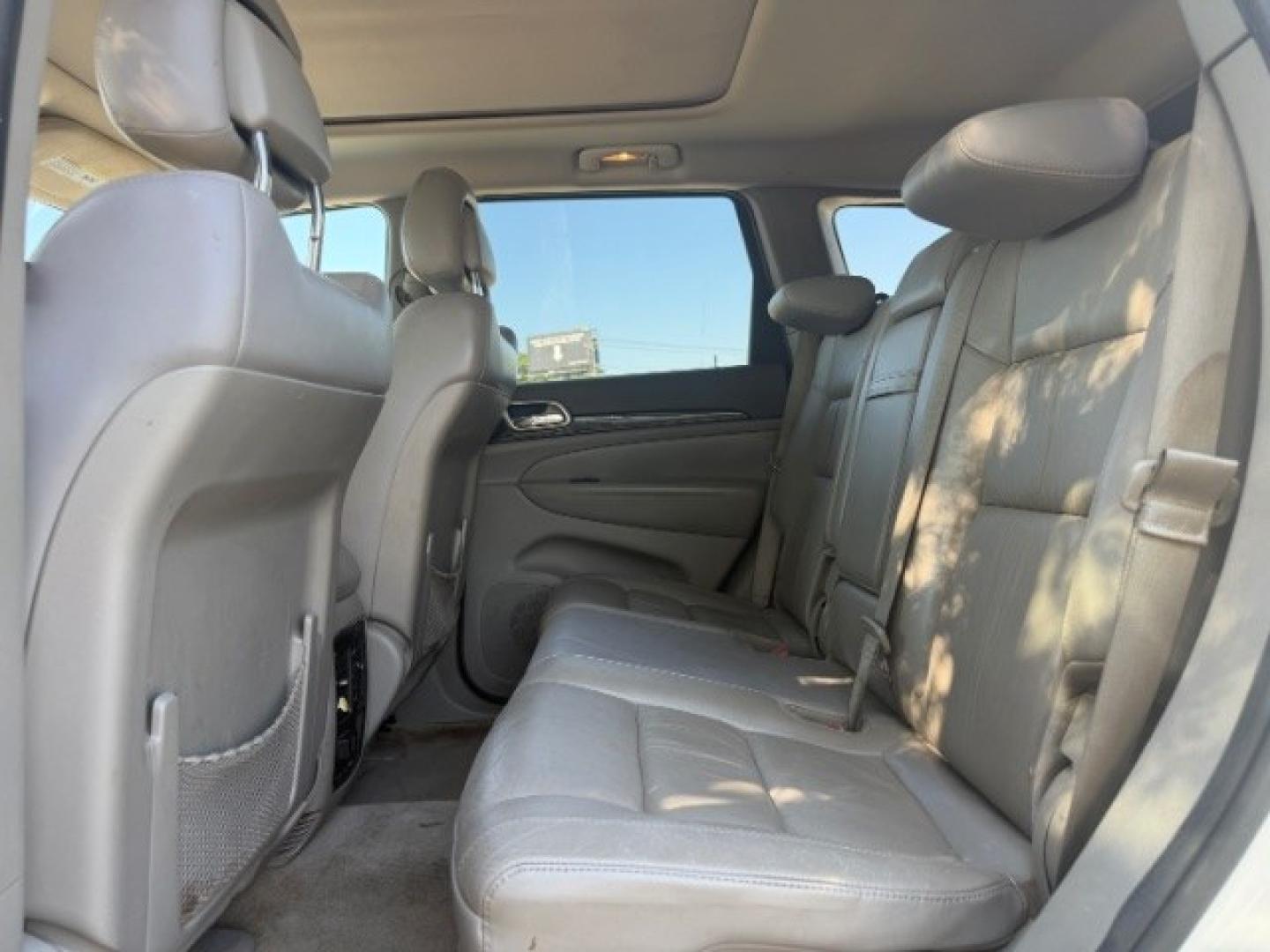 2012 WHITE Jeep Grand Cherokee Laredo (1C4RJEAG7CC) , located at 2715 W Pioneer Pkwy, Arlington, TX, 76013, (817) 265-9009, 32.710262, -97.153236- Photo#17