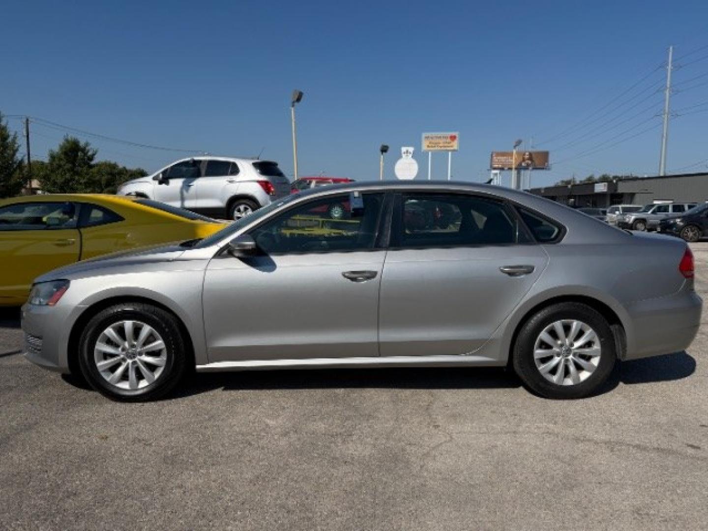 2012 SILVER Volkswagen Passat 2.5L S (1VWAH7A35CC) with an 2.5L I-5 DOHC engine, located at 2715 W Pioneer Pkwy, Arlington, TX, 76013, (817) 265-9009, 32.710262, -97.153236- Photo#2