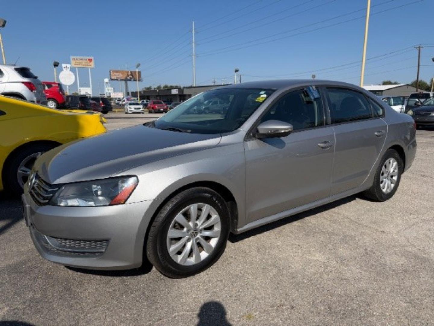 2012 SILVER Volkswagen Passat 2.5L S (1VWAH7A35CC) with an 2.5L I-5 DOHC engine, located at 2715 W Pioneer Pkwy, Arlington, TX, 76013, (817) 265-9009, 32.710262, -97.153236- Photo#3