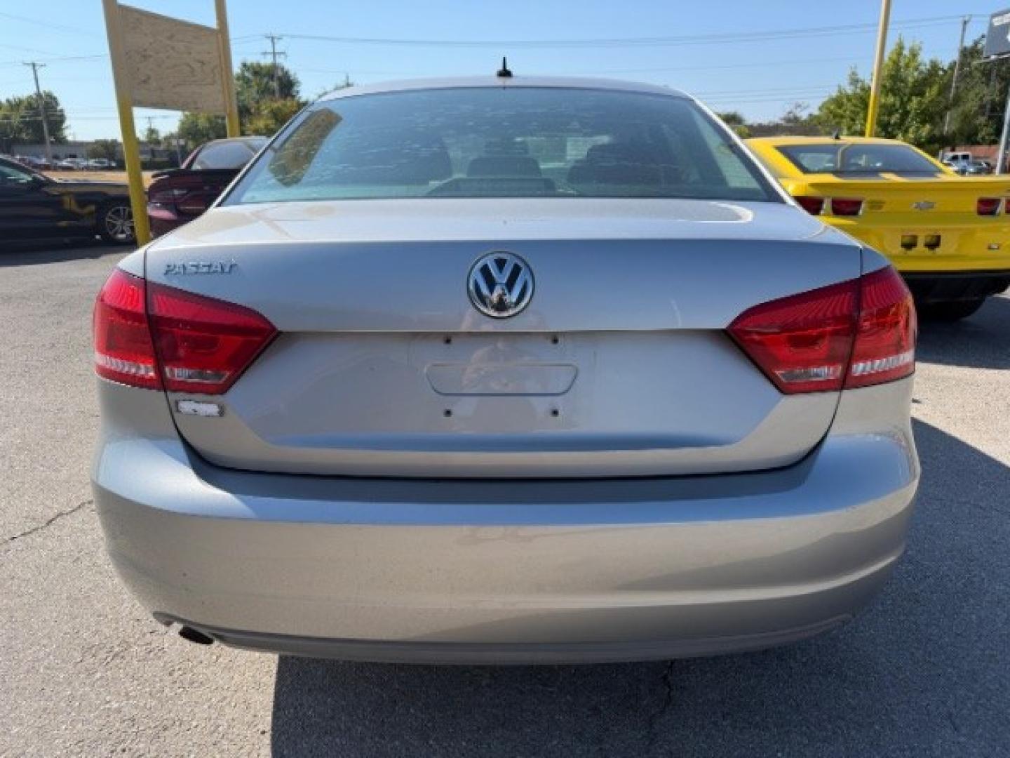 2012 SILVER Volkswagen Passat 2.5L S (1VWAH7A35CC) with an 2.5L I-5 DOHC engine, located at 2715 W Pioneer Pkwy, Arlington, TX, 76013, (817) 265-9009, 32.710262, -97.153236- Photo#7