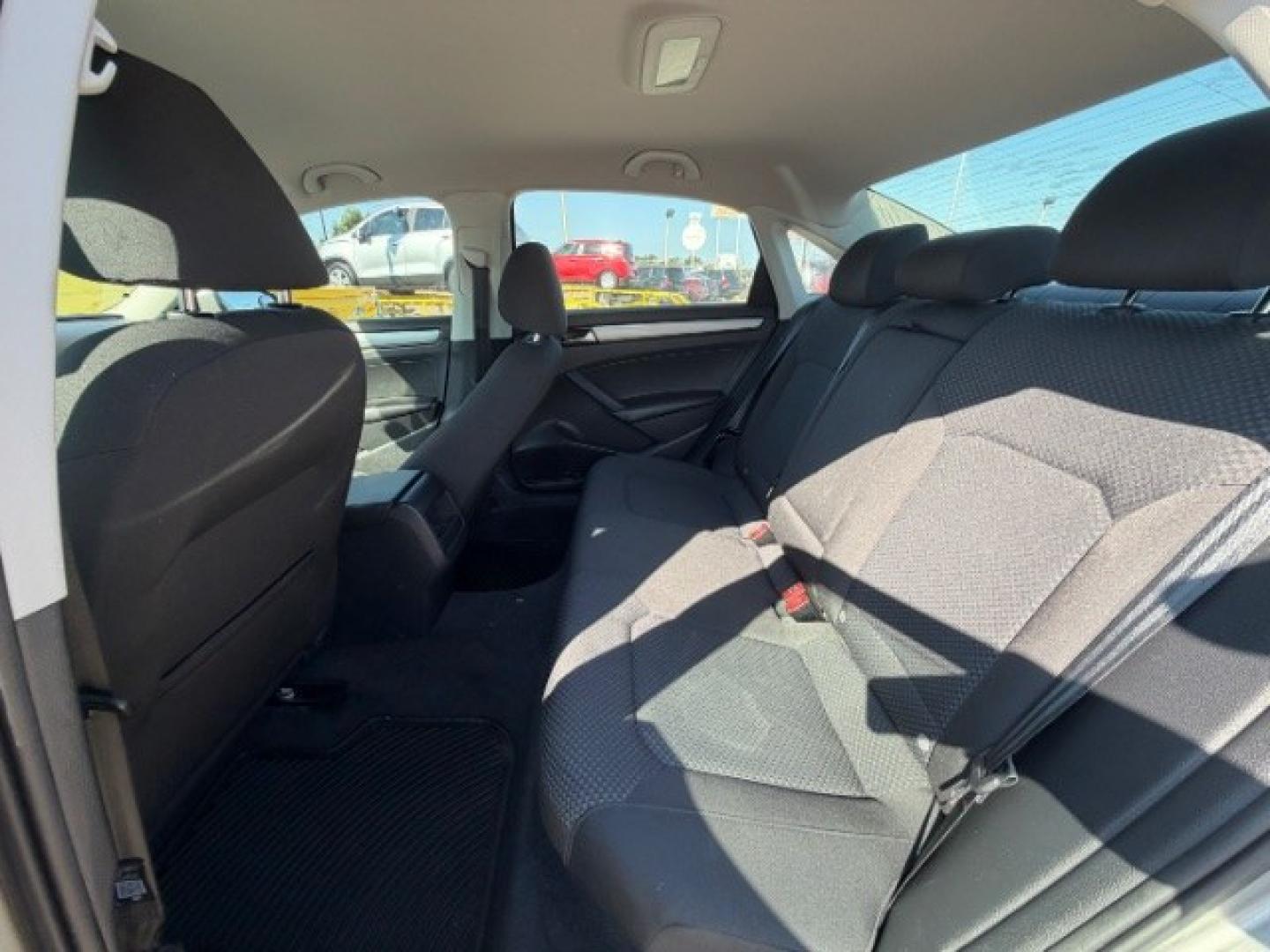 2012 SILVER Volkswagen Passat 2.5L S (1VWAH7A35CC) with an 2.5L I-5 DOHC engine, located at 2715 W Pioneer Pkwy, Arlington, TX, 76013, (817) 265-9009, 32.710262, -97.153236- Photo#11