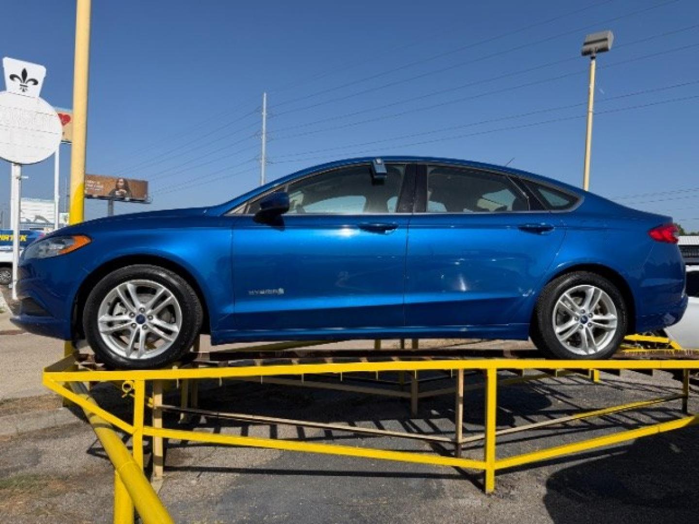 2018 BLUE Ford Fusion Hybrid S (3FA6P0UU6JR) with an 2L I-4 DOHC engine, located at 2715 W Pioneer Pkwy, Arlington, TX, 76013, (817) 265-9009, 32.710262, -97.153236- Photo#3