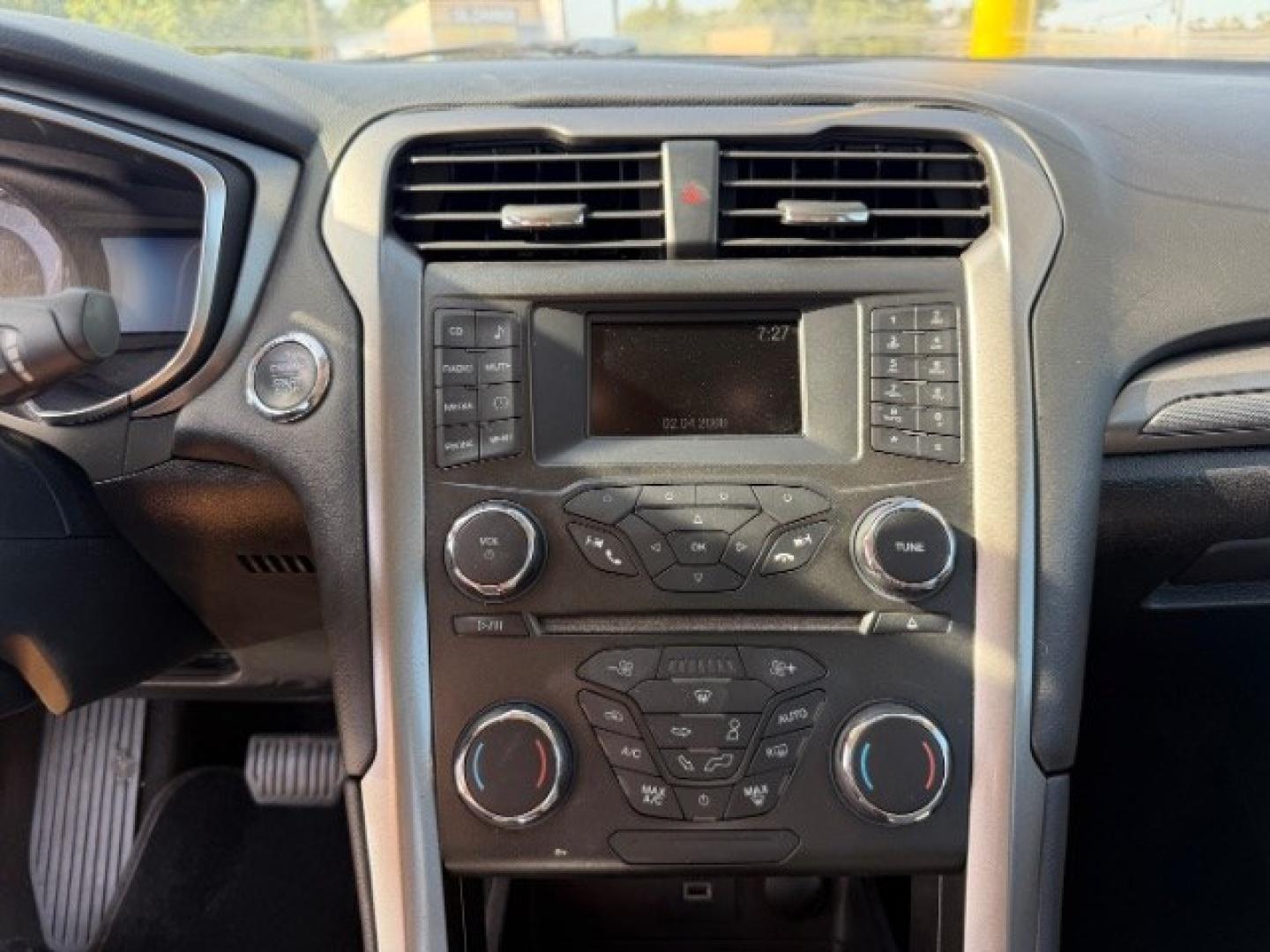 2018 BLUE Ford Fusion Hybrid S (3FA6P0UU6JR) with an 2L I-4 DOHC engine, located at 2715 W Pioneer Pkwy, Arlington, TX, 76013, (817) 265-9009, 32.710262, -97.153236- Photo#16