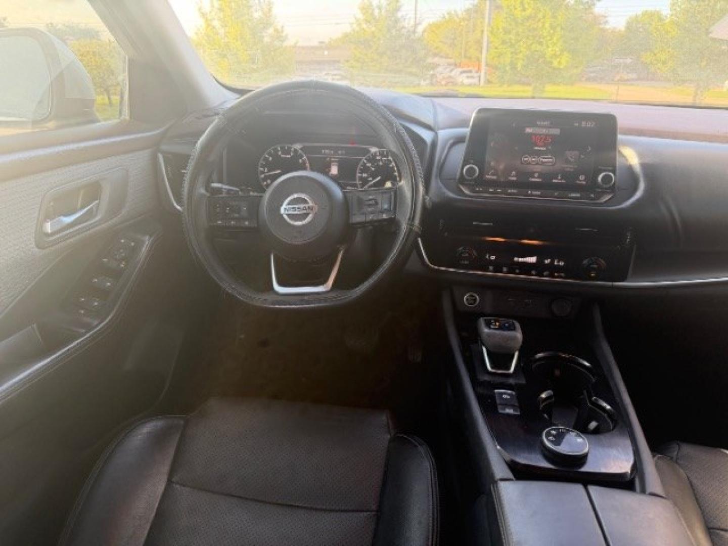 2021 SILVER Nissan Rogue SV (5N1AT3BB9MC) with an 2.5L I-4 direct injection engine, located at 2715 W Pioneer Pkwy, Arlington, TX, 76013, (817) 265-9009, 32.710262, -97.153236- Photo#13