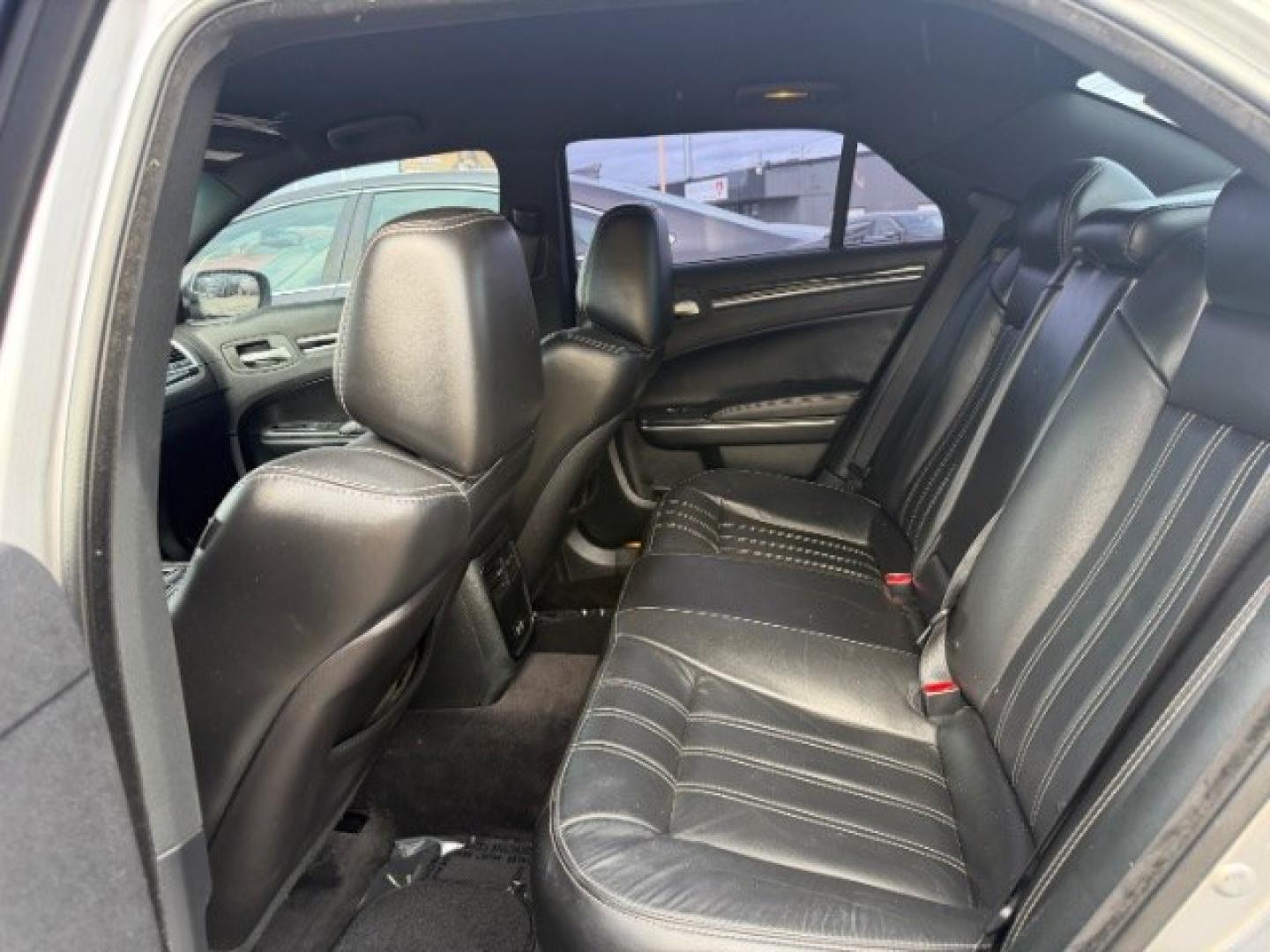 2018 SILVER Chrysler 300 300S (2C3CCABG8JH) , located at 2715 W Pioneer Pkwy, Arlington, TX, 76013, (817) 265-9009, 32.710262, -97.153236- Photo#10