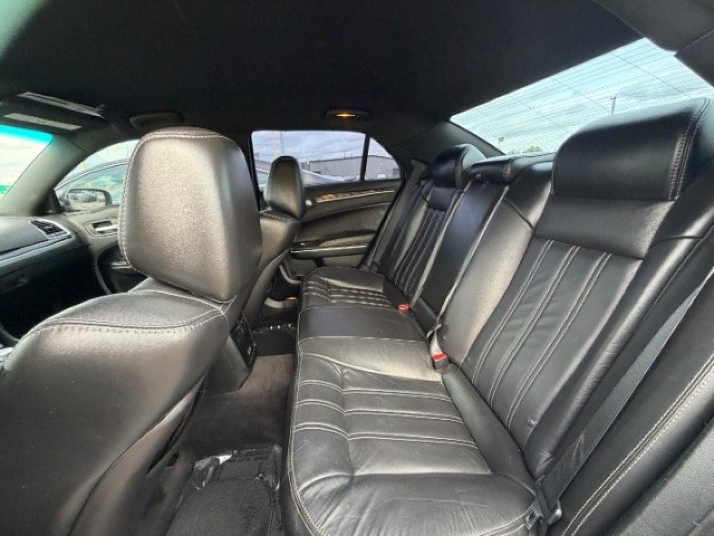 2018 SILVER Chrysler 300 300S (2C3CCABG8JH) , located at 2715 W Pioneer Pkwy, Arlington, TX, 76013, (817) 265-9009, 32.710262, -97.153236- Photo#11